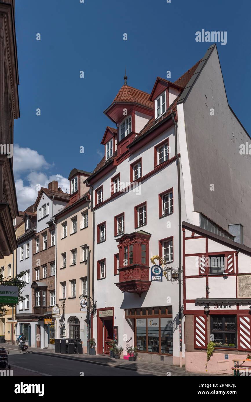 Historische Dachaufzugbucht, Theatergasse 17, Nürnberg, Mittelfranken, Bayern, Deutschland Stockfoto