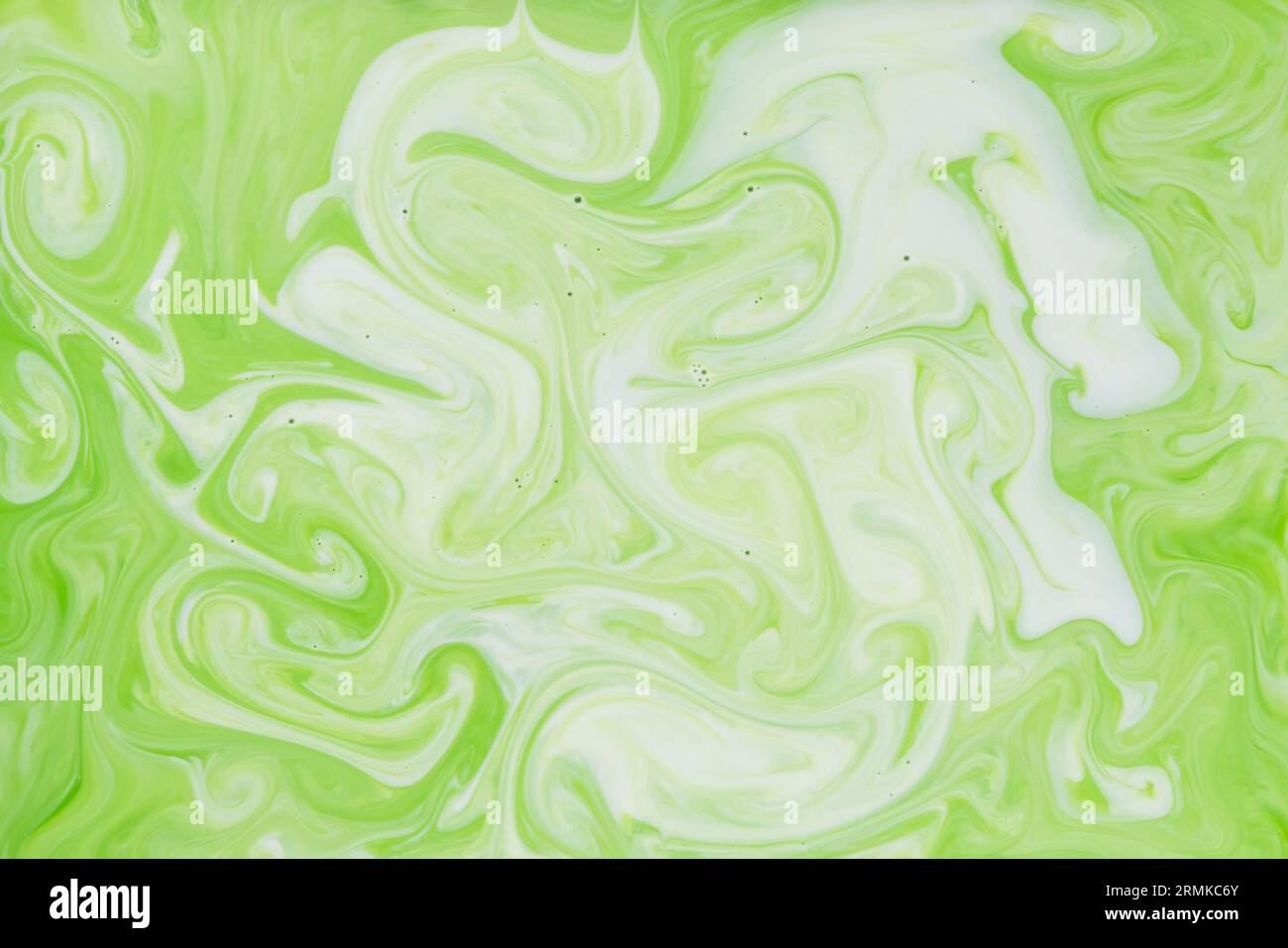 Limgrün weiß abstraktes Gemälde mit trendigen Hintergrundtapete Stockfoto