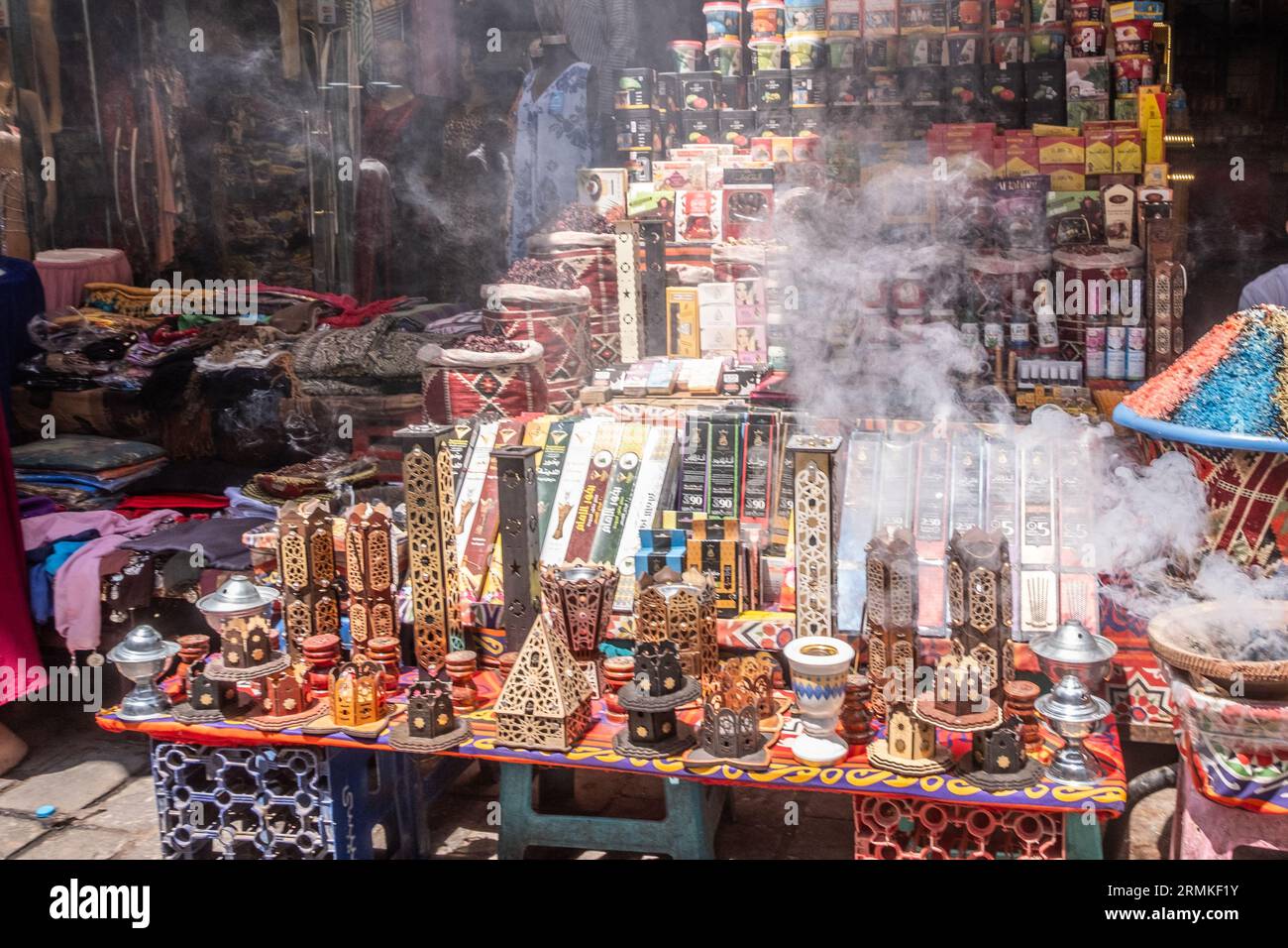 Ägypten Summer Travel Marketplace Magic: Fesselnder Souk im Herzen von Kairo Stockfoto