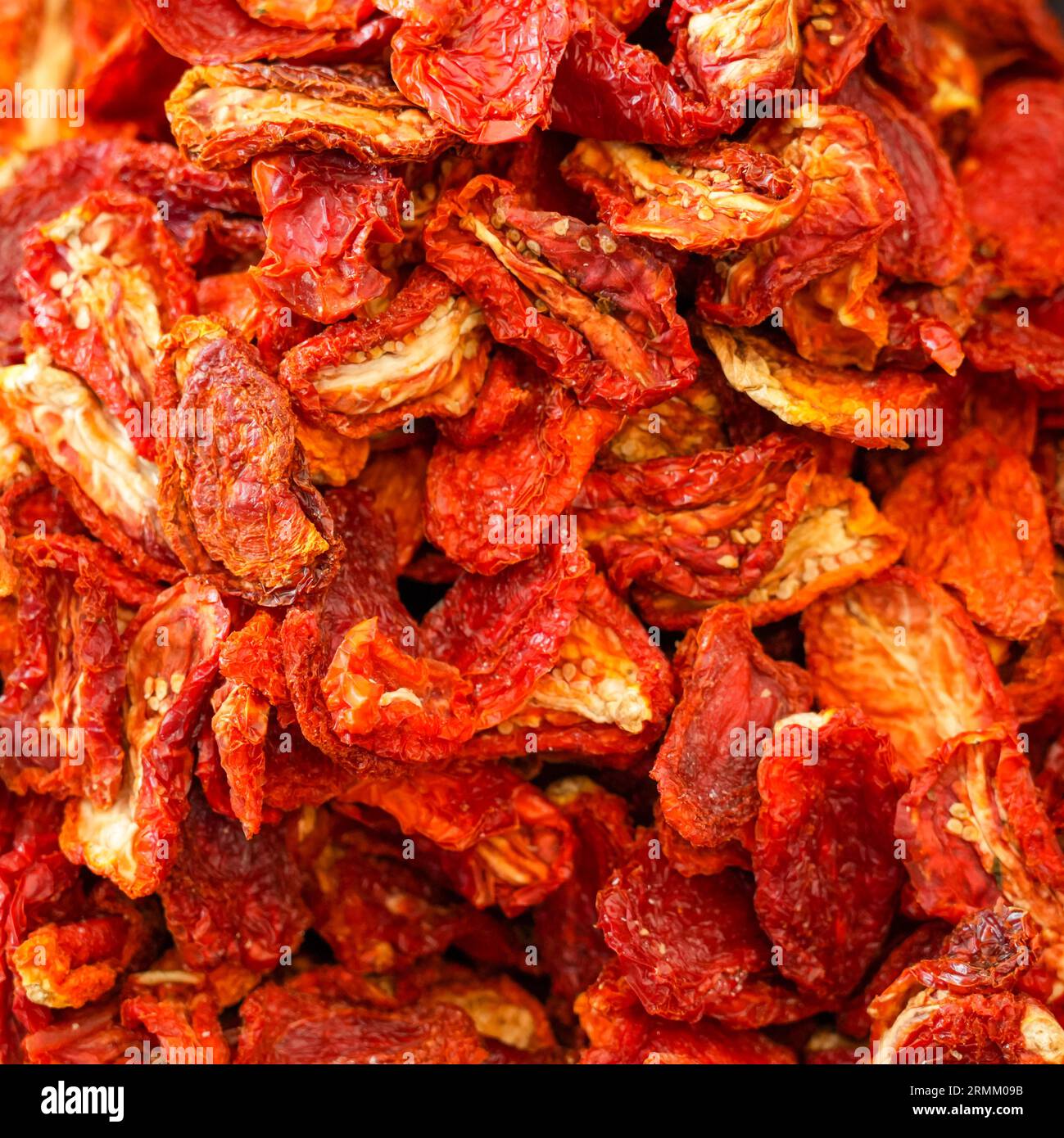 Rote getrocknete Paprika aus nächster Nähe. Getrocknetes Gemüse. Gesunde Ernährung. Stockfoto