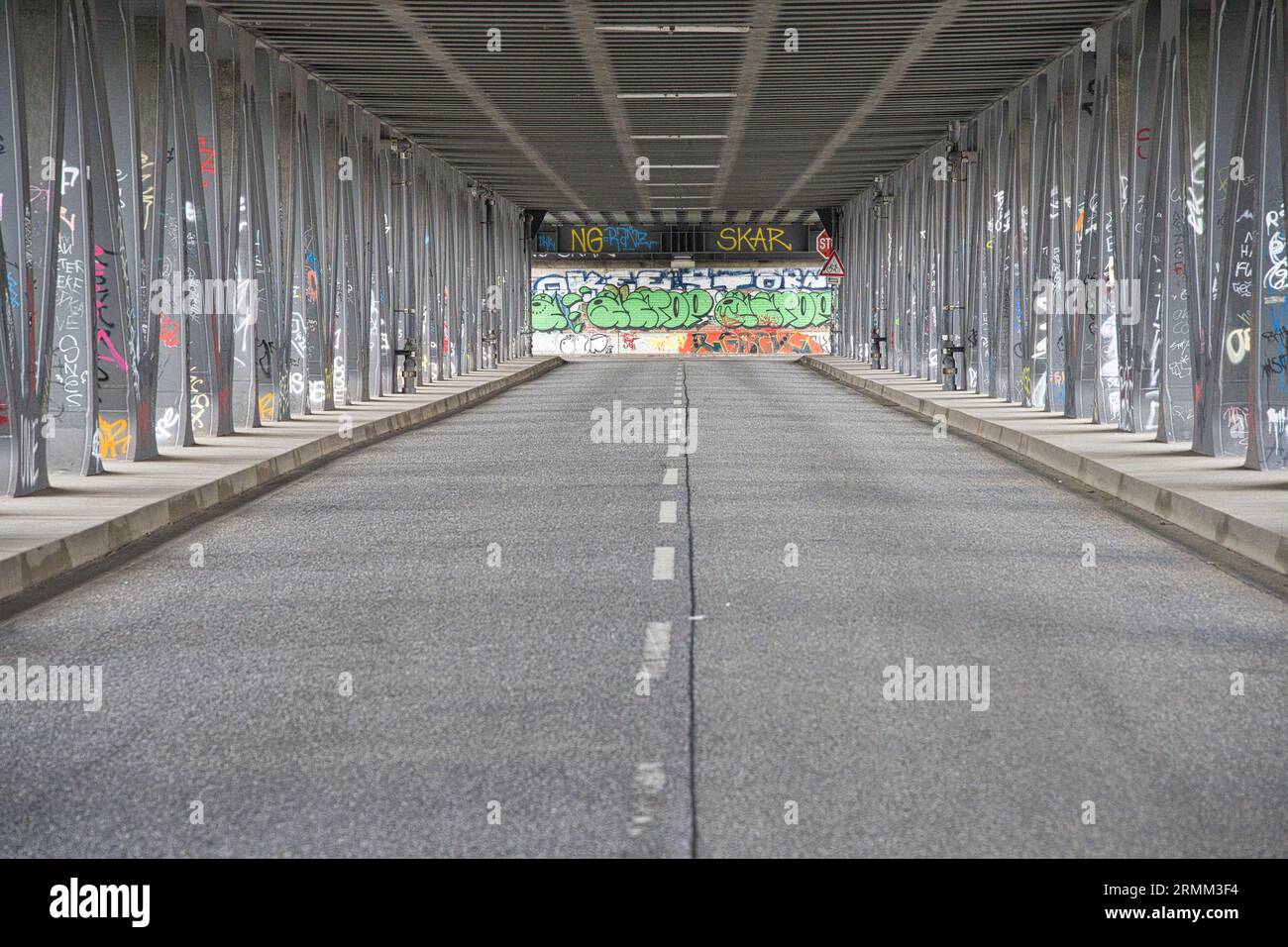 Deutschland, Deutschland, Hamburg, Oberhafen Bruecke, Oberhafen, Bruecke, Brücke, Graffiti, Straße, Straße, Stockfoto