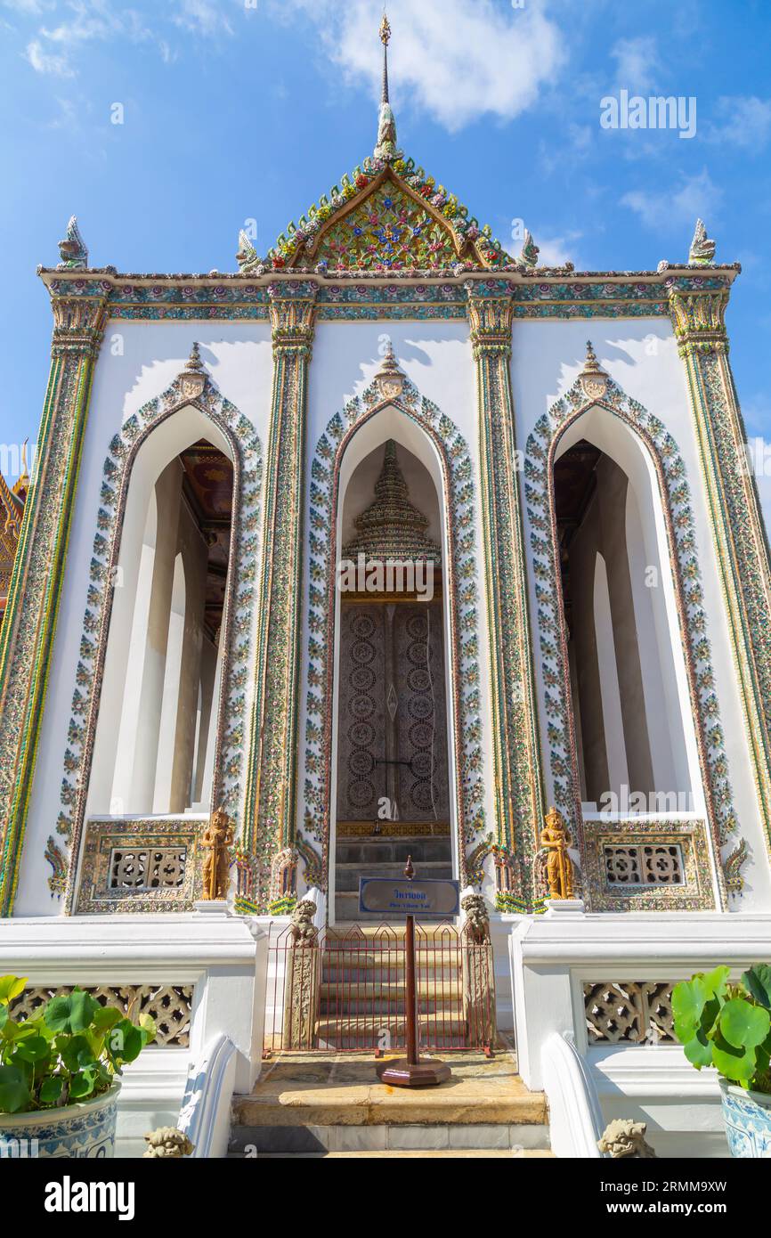 Phra Viharn Yod Teil des Wat Phra Kaew in Bangkok, Thailand Stockfoto