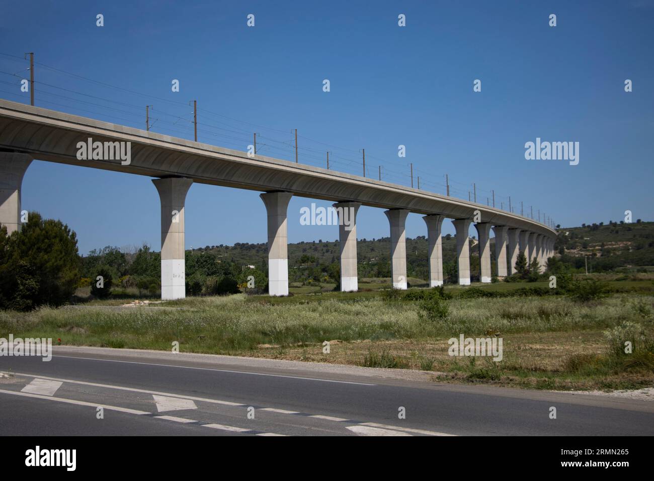 Ventabren TGV Railway Viaduct, LGV Méditerranée, Ventabren, Bouches-du-Rhône, Frankreich Stockfoto