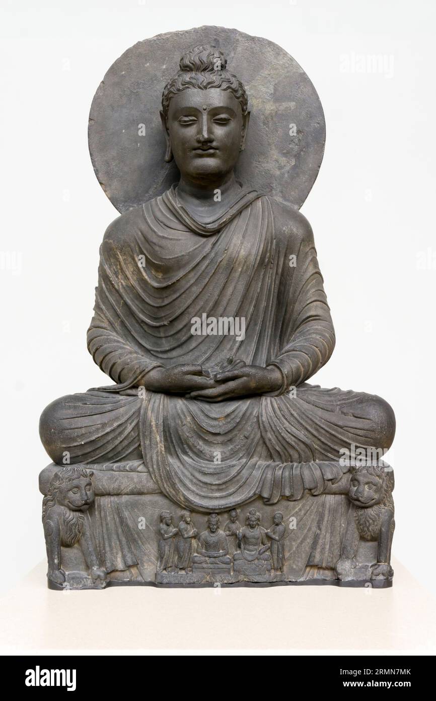 Hornblende-Schieferstatue des Buddha von der Gandhara School, indien; heute Pakistan und Afghanistan. 200-300 CE. National Museum of Scotland, Edinburgh. Stockfoto