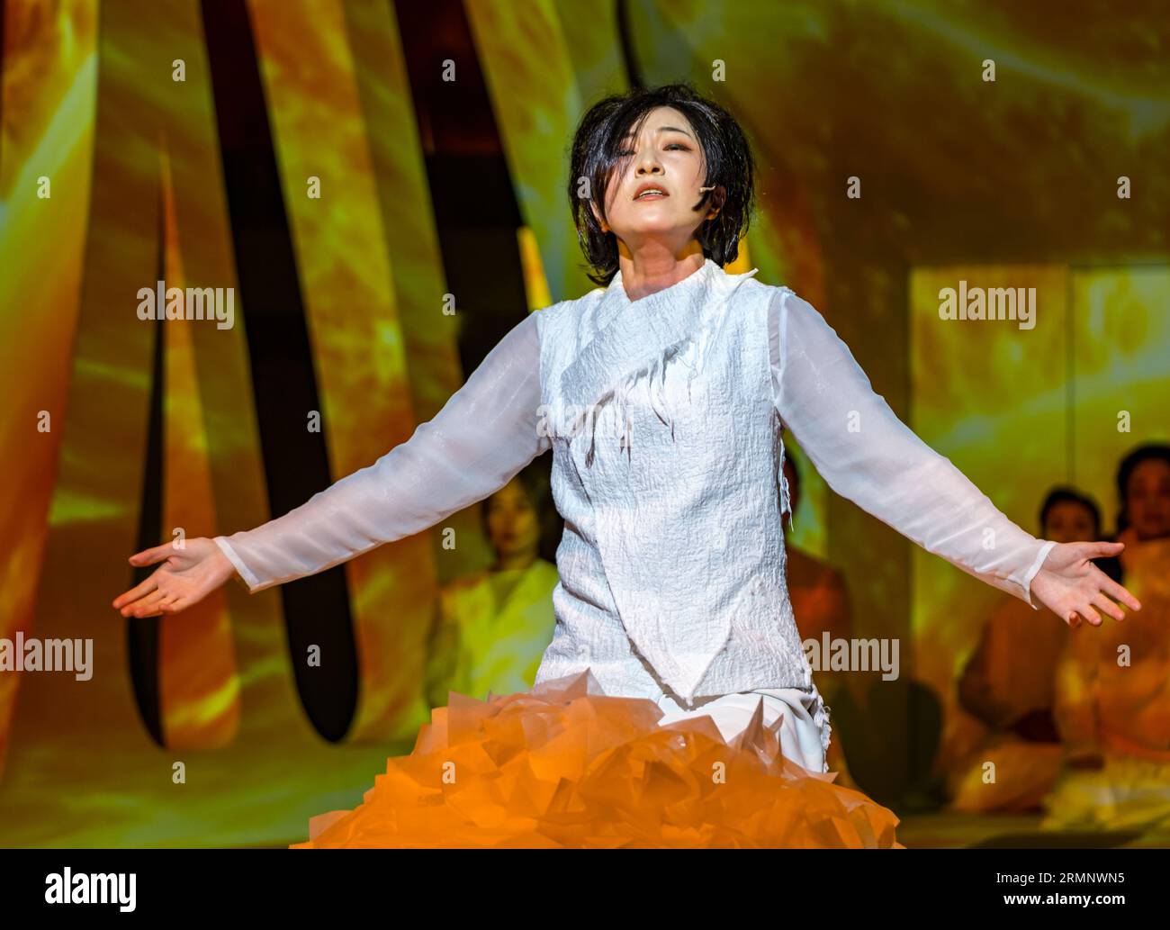 Szene aus der Show Trojan Women Korean Opera, Edinburgh Internationa Festival, Schottland, Großbritannien Stockfoto