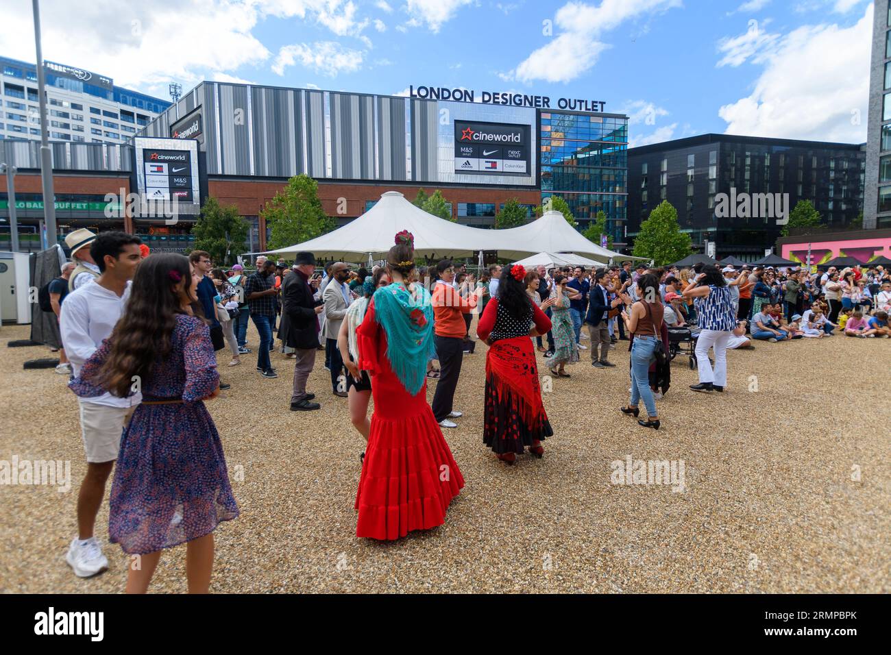 London, UK, 29. Juli 2023, Feria de Londres, das spanische Festival, Rückkehr nach London am 29. und 30. Juli. Findet im Wembley Park statt, einem brandneuen Ort. Zu den Höhepunkten zählen Flaminco-Tanz, spanische Musik, Essen und Wein. Andrew Lalchan Photography/Alamy Live News Stockfoto
