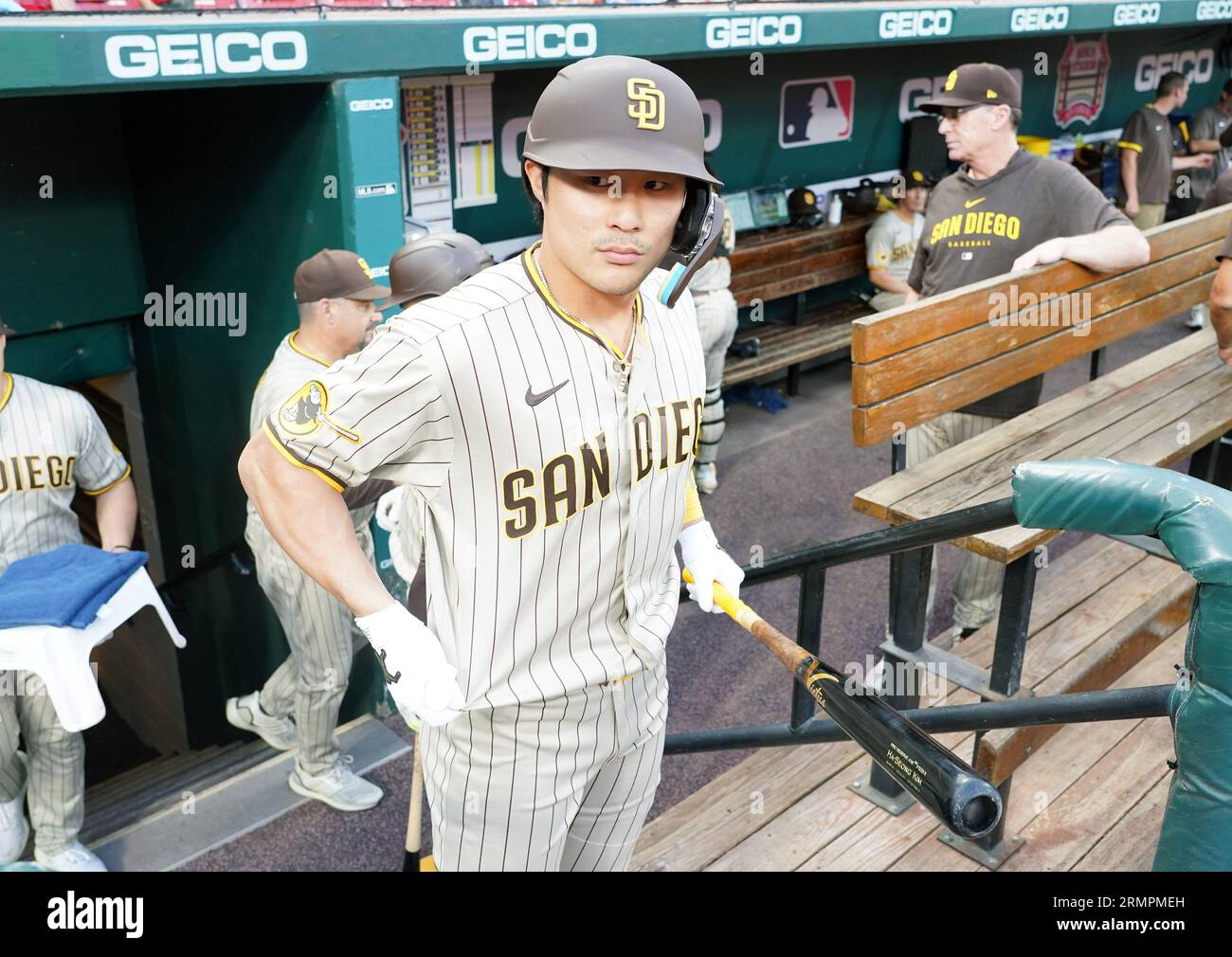 St. Louis, Usa. 29. August 2023. San Diego Padres Ha-Seong Kim wartet zu Beginn eines Spiels gegen die St. Louis Cardinals im Busch Stadium in St. Louis am Dienstag, den 29. August 2023. Foto von Bill Greenblatt/UPI Credit: UPI/Alamy Live News Stockfoto