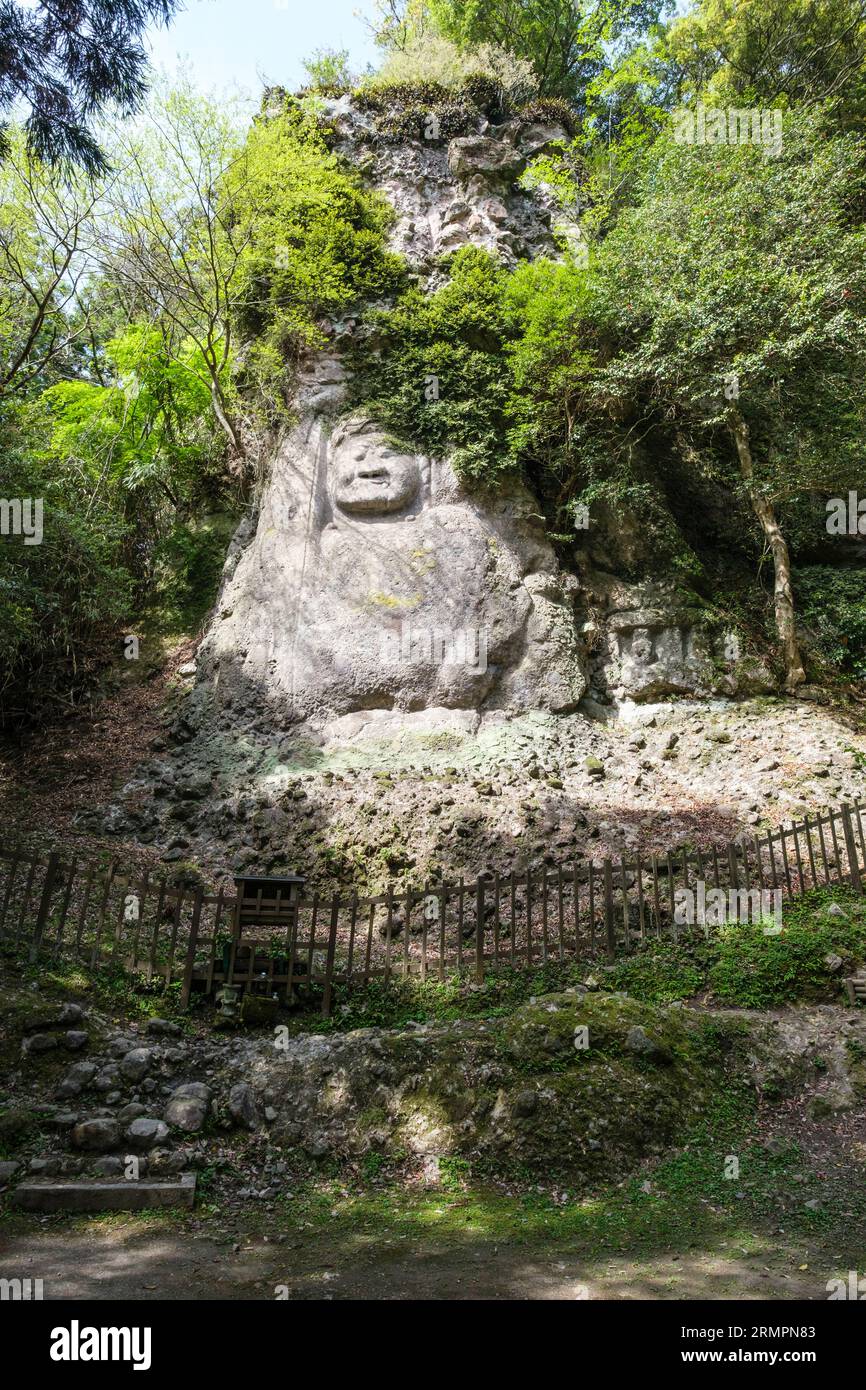 Japan, Kyushu. Kumano Magaibutsu, buddhistische Steinreliefschnitzereien von Fudo-Myo (12.-14. Jahrhundert). Präfektur Oita, Halbinsel Kunisaki. Stockfoto
