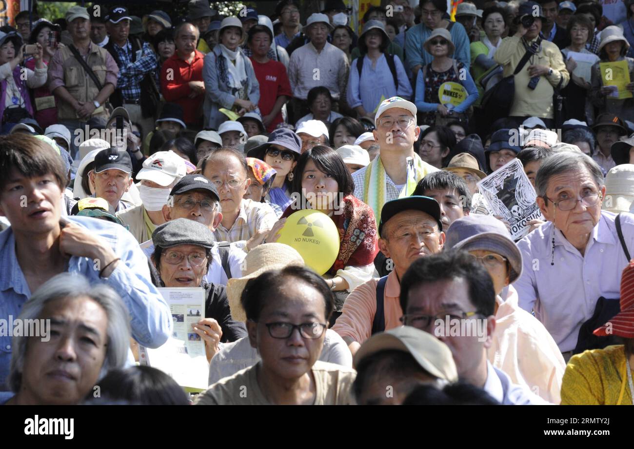 (140923) -- TOKIO, 23. September 2014 -- Menschen nehmen an einer Anti-Atomdemonstration in Tokio, Japan, 23. September 2014 Teil. 16.000 Personen nahmen an der Demonstration Teil. ) JAPAN-TOKIO-ANTI-NUKLEAR-DEMONSTRATION Stringer PUBLICATIONxNOTxINxCHN Tokio 23. September 2014 Prominente nehmen an der Anti-Nuklear-Demonstration in Tokio Teil Japan 23. September 2014 16 000 Prominente nahmen an der Demonstration Japan Tokio Anti-Nuklear-Demonstration Stringer PUBLICATIONxNOTxINxCHN Teil Stockfoto