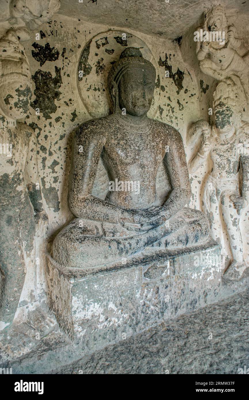 09 22 2012 die Statue des Herrn Buddha in antiken Höhlen ist eine buddhistische Höhle in Aurangabad, Maharashtra, Indien. Stockfoto