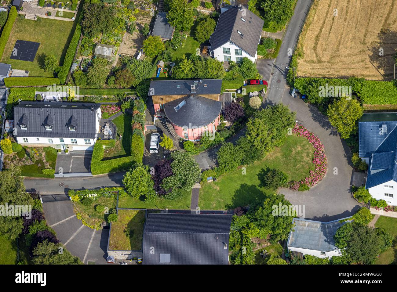 Luftaufnahme, halbrunde Wohnhaus Kohlenstraße, Vormholz, Witten, Ruhrgebiet, Nordrhein-Westfalen, Deutschland, DE, Europa, Grundsteuer, Immo Stockfoto