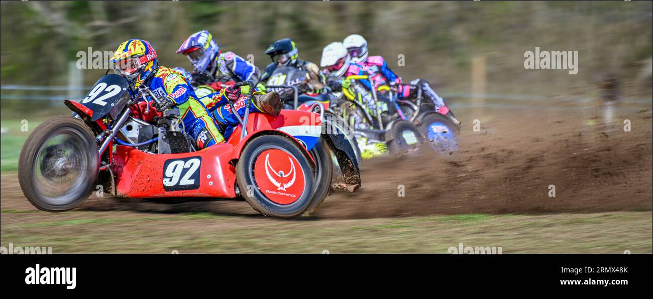 Grasstrecke Side Car Racing; schnell und wütend Stockfoto