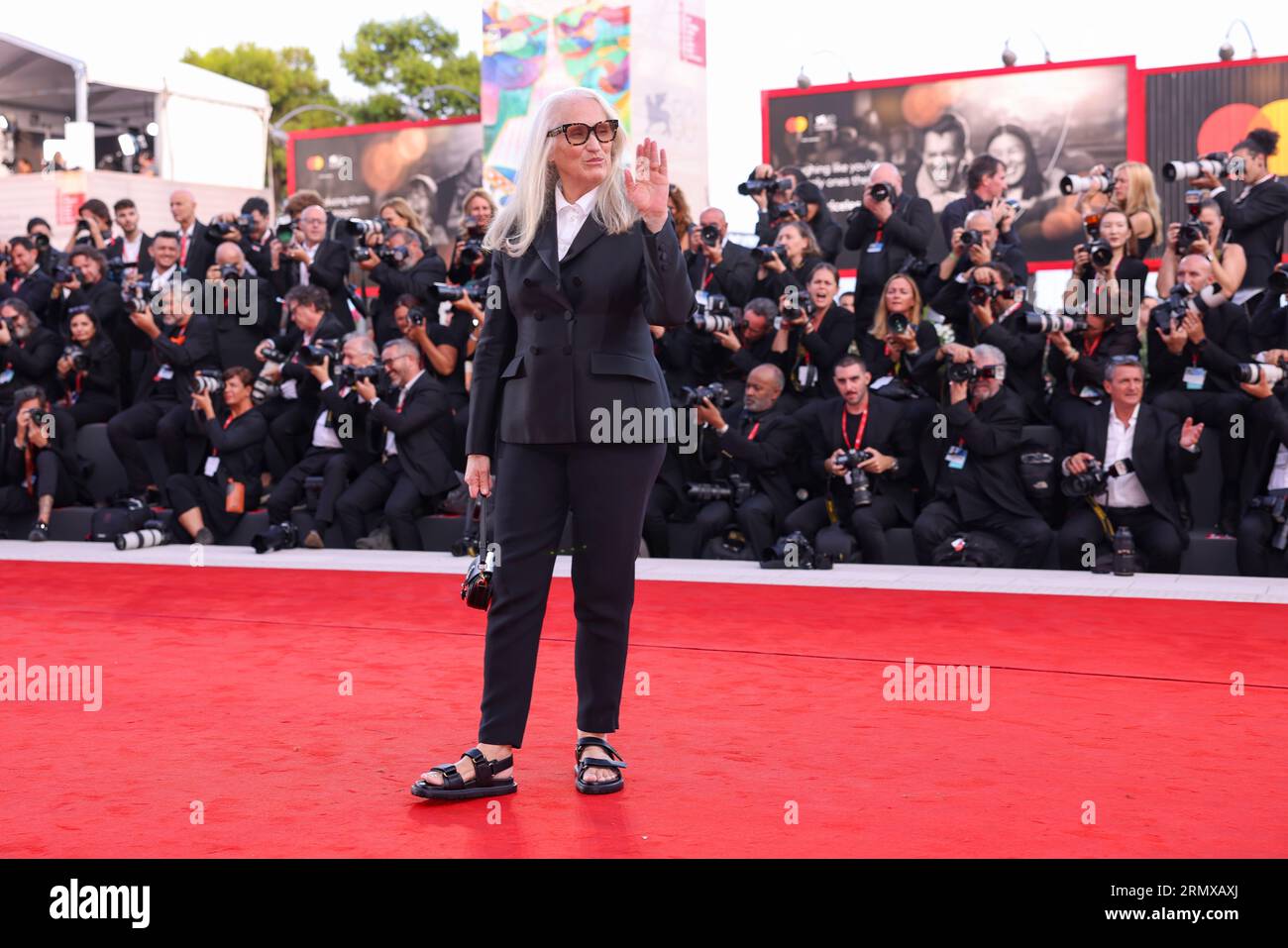 Jury member Jane Campion poses for photographers upon arrival for the opening ceremony and the premiere of the film 'Comandante' during the 80th edition of the Venice Film Festival in Venice, Italy, on Wednesday, Aug. 30, 2023. (Photo by Vianney Le Caer/Invision/AP) Stockfoto
