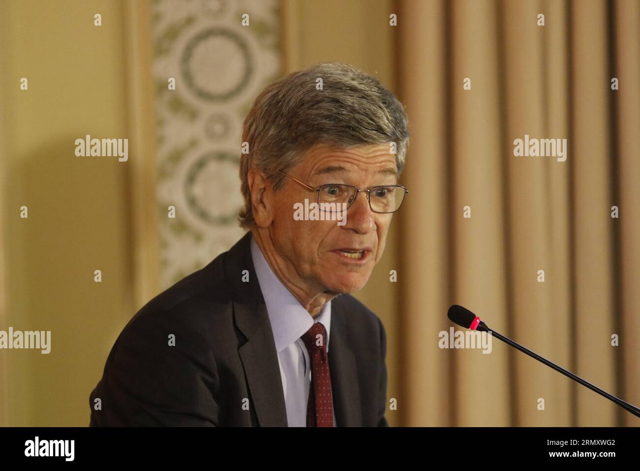 Ökonom Jeffrey Sachs Porträt eines Professors an der Columbia University und Spezialisten für nachhaltige Entwicklung beim Seminar Global Order for Tomorow Stockfoto