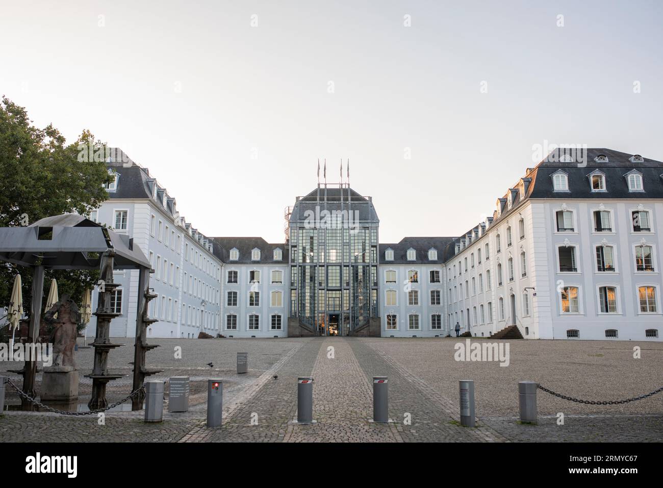 Schloss Saarbrücken, frühmorgendliche Stimmung Stockfoto