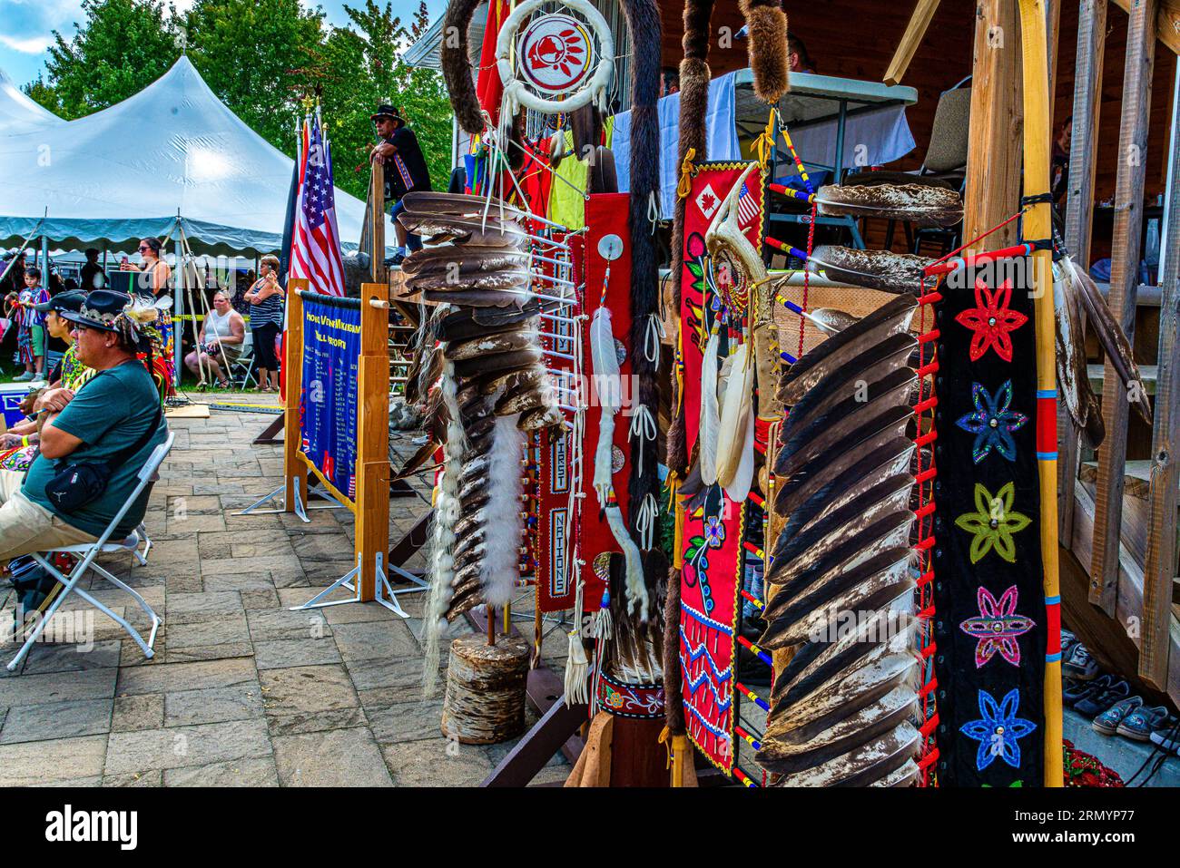 Pow Wow. Es ist eine der größten Zusammenkünfte der Ureinwohner Kanadas. POW Wow ist eine Feier der Musik, des Tanzes und der Tradition. Stockfoto