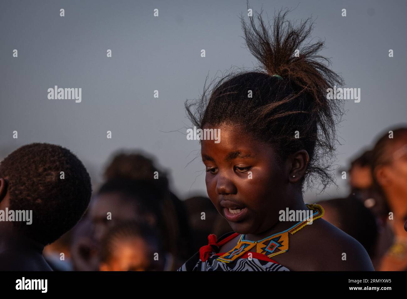 LUDZIDZINI, ESWATINI (SWASILAND) - 2023 der jährliche Umhlanga - Reed Dance. König Mswati III - Tag 1 der Feierlichkeiten. Stockfoto