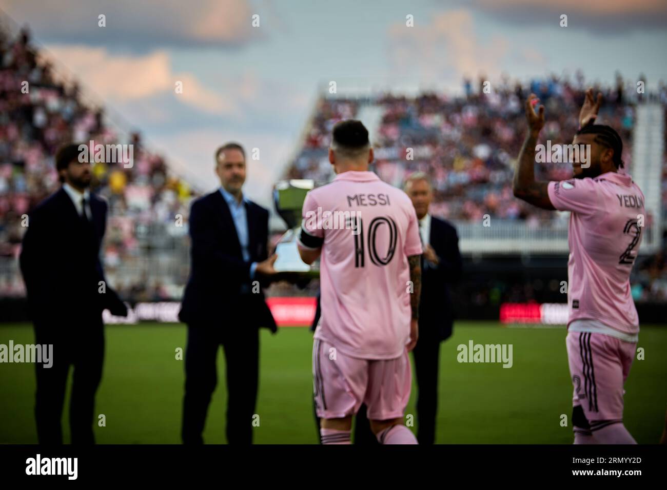 Jorge Mas, Jose Mas, 10-Lionel Messi von Inter Miami, League Cup Trophy 2023 Inter Miami CF Fort Lauderdale, FL, USA. 30. August 2023. Quelle: Jaroslav Sabitov/YES Market Media/Alamy Live News Stockfoto