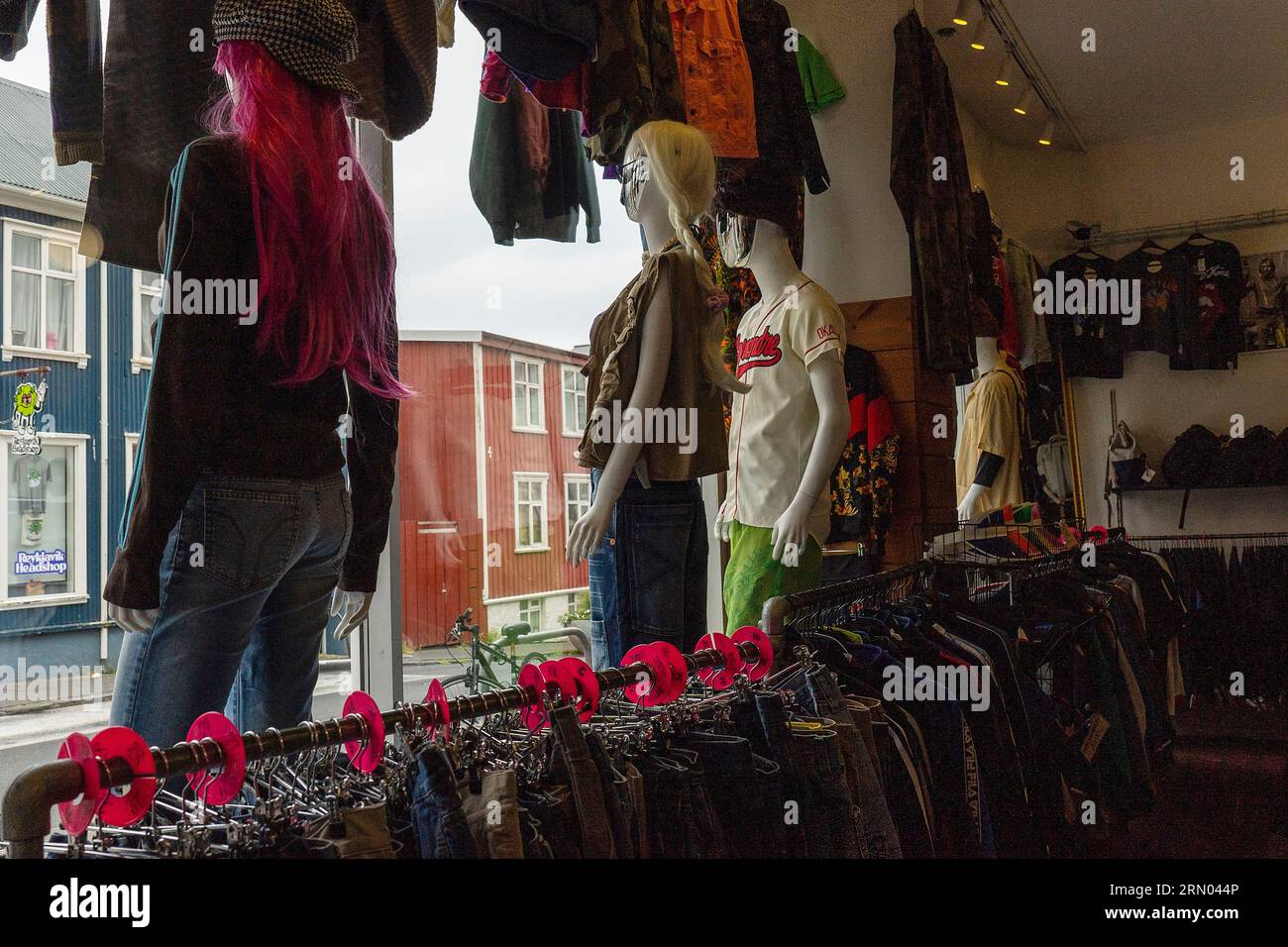 Inneneinrichtung des Sputnik Vintage Store in Reykjavik, Island. Second