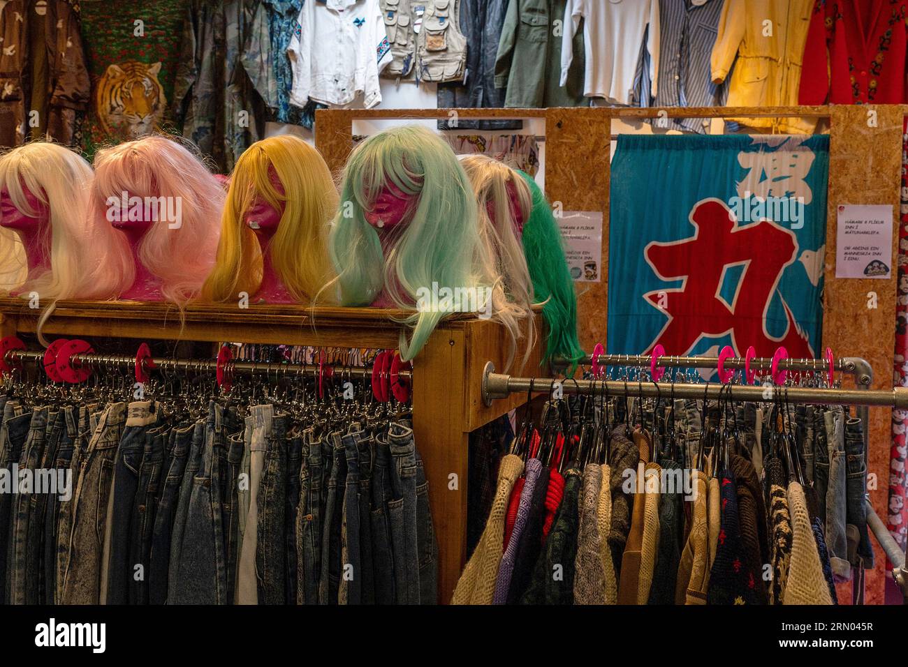 Inneneinrichtung des Sputnik Vintage Store in Reykjavik, Island. Second