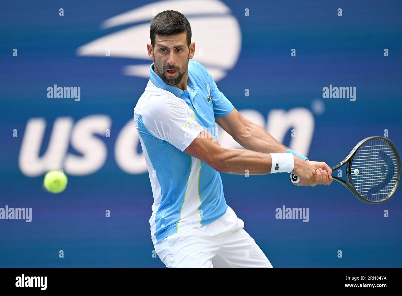 New York, USA. 30. August 2023. Der serbische Novak Djokovic spielt gegen Zapata Miralles in der zweiten Runde der Männer beim US Open Tennis-Turnier 2023, das im Flushing Meadow Corona Park in Queens, New York, NY, 30. August 2023 stattfindet. (Foto: Anthony Behar/SIPA USA) Credit: SIPA USA/Alamy Live News Stockfoto