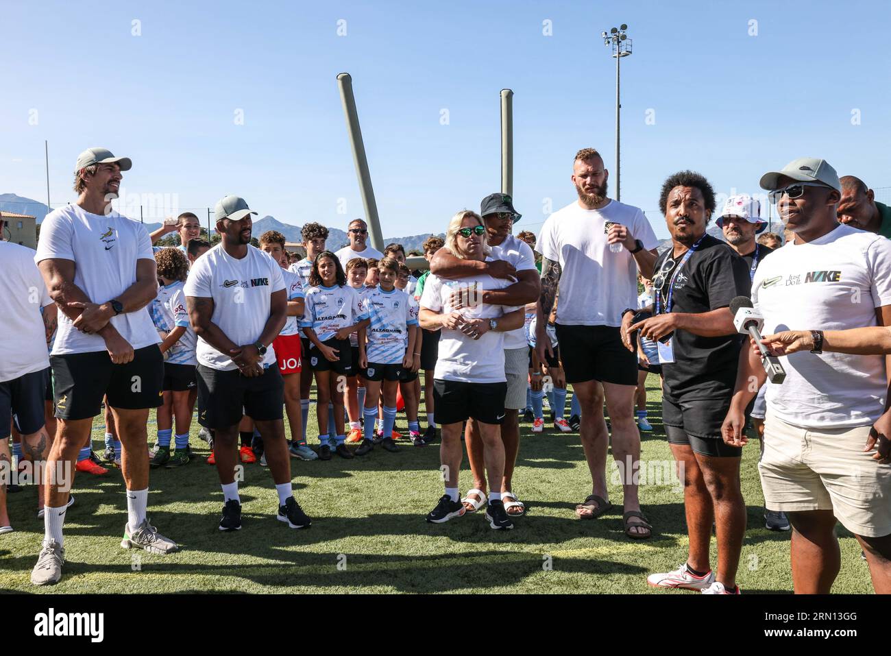 Lumio, Frankreich. 30. August 2023. Südafrika Spieler während des Trainings des Teams in Lumio, Korsika, auf der französischen Mittelmeerinsel Korsika am 30. August 2023, vor der Rugby-Weltmeisterschaft 2023 in Frankreich. Die südafrikanischen Rugbyweltmeister bereiten sich auf Korsika weiter vor, die Korsika als Gastland für diese Vorbereitung auf die Weltmeisterschaft. Die korsische Rugby League hatte für Fans dieser Sportart ein Treffen in Lumio organisiert, um am Springboks-Training teilzunehmen. Foto von Shootpix/ABACAPRESS.COM Credit: Abaca Press/Alamy Live News Stockfoto