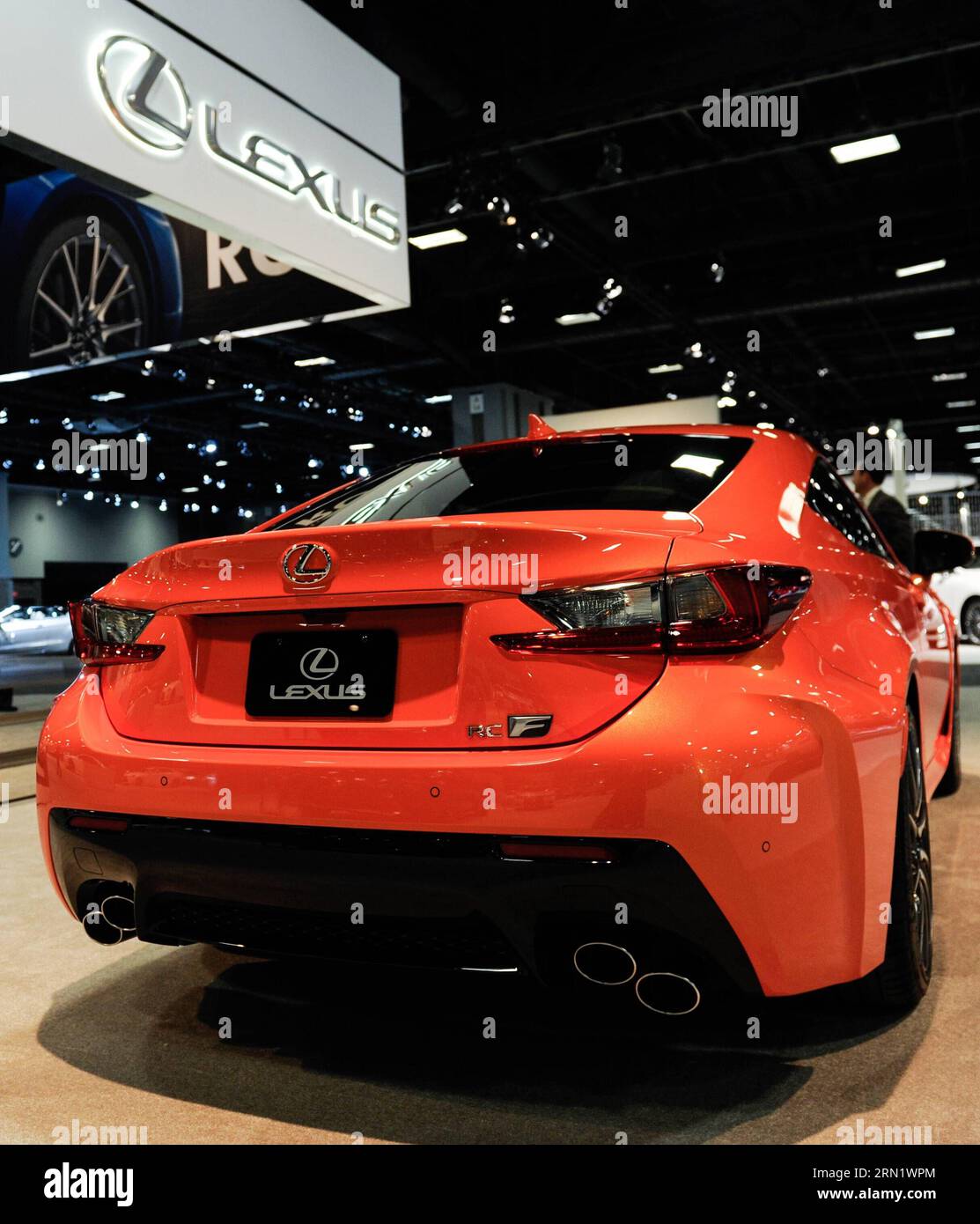 (150122) -- WASHINGTON D.C., 22. Januar 2015 -- der Lexus RC F wird am zweiten Pressetag der Washington Auto Show 2015 in Washington D.C., Hauptstadt der Vereinigten Staaten, vorgestellt, 22. Januar 2015. ) U.S.-WASHINGTON D.C.-AUTO SHOW BaoxDandan PUBLICATIONxNOTxINxCHN Washington D C Jan 22 2015 der Lexus RC F WIRD während des zweiten Pressetages von 2015 Washington Car Show in Washington D C Hauptstadt der Vereinigten Staaten Januar 22 2015 U S Washington D C Car Show PUBLICATIONxNOTxINxCHN präsentiert Stockfoto