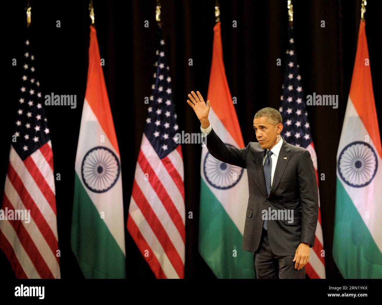 (150127) -- NEW DELHI, 27. Januar 2015 () -- US-Präsident Barack Obama Gesten nach einer Rede im Siri Fort Auditorium in New Delhi, Indien, 27. Januar 2015. () INDIA-NEW DELHI-OBAMA-SIRI FORT Xinhua PUBLICATIONxNOTxINxCHN New Delhi Jan 27 2015 US-Präsident Barack Obama Gesten nach einer Rede IM Siri Progress Auditorium in New Delhi Indien Jan 27 2015 Indien New Delhi Obama Siri Progress XINHUA PUBLICATIONxNOTxINxCHN Stockfoto