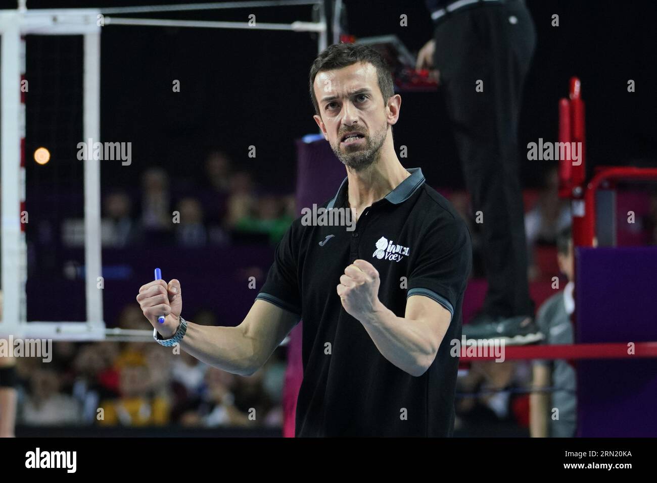 ANTALYA, TURKIYE - 18. DEZEMBER 2022: Imoco Volley Conegliano Coach Daniele Santarelli in Vakifbank FIVB Volleyball Womens Club World Championship Fin Stockfoto