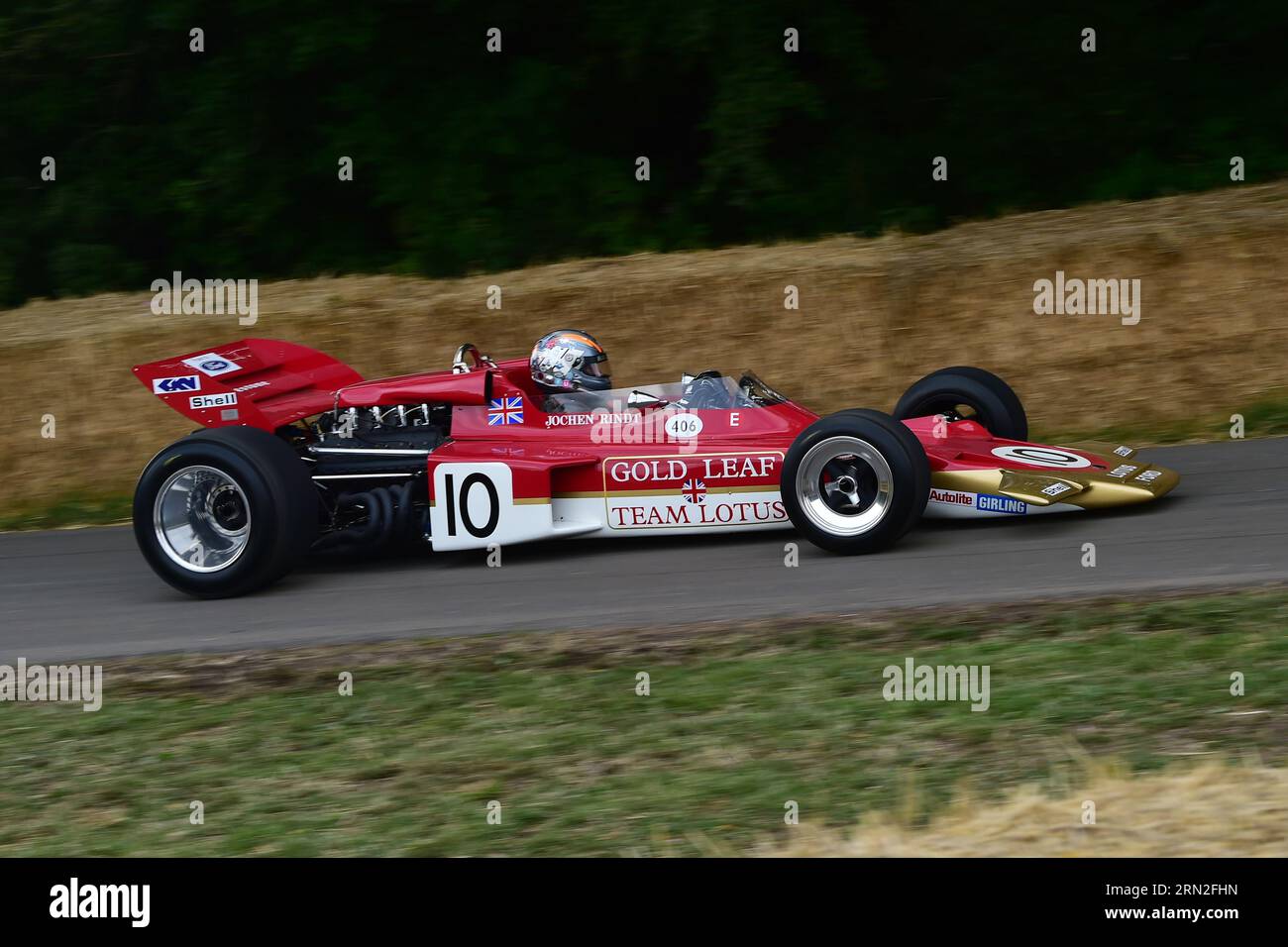 Rob Hall, Lotus-Cosworth 72, in der ikonischen Gold Leaf Team Lotus Lackierung, 75 Years of Lotus, gegründet 1948 von Colin Chapman, wurde die Marke eine Stockfoto