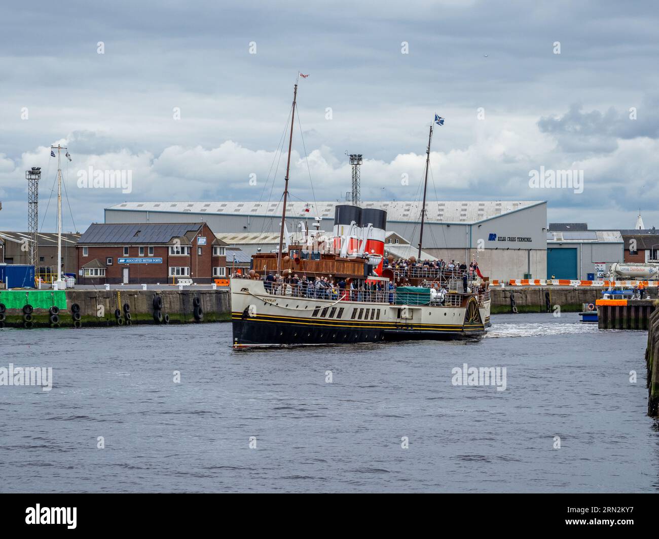 RMS Waverley verlässt Port Ayr auf einer Bootstour um Alisa Craig im Juli 2023 Stockfoto