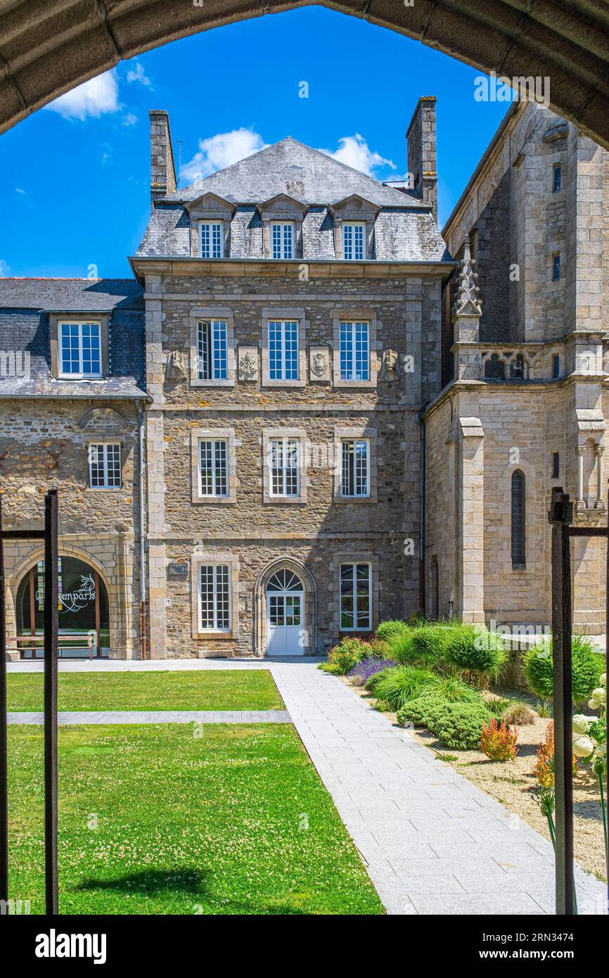 Frankreich, Cotes-d'Armor, Dinan, Altstadt, Kloster Cordeliers aus dem 13. Jahrhundert, Ort der privaten katholischen Bildung seit 1804 Stockfoto