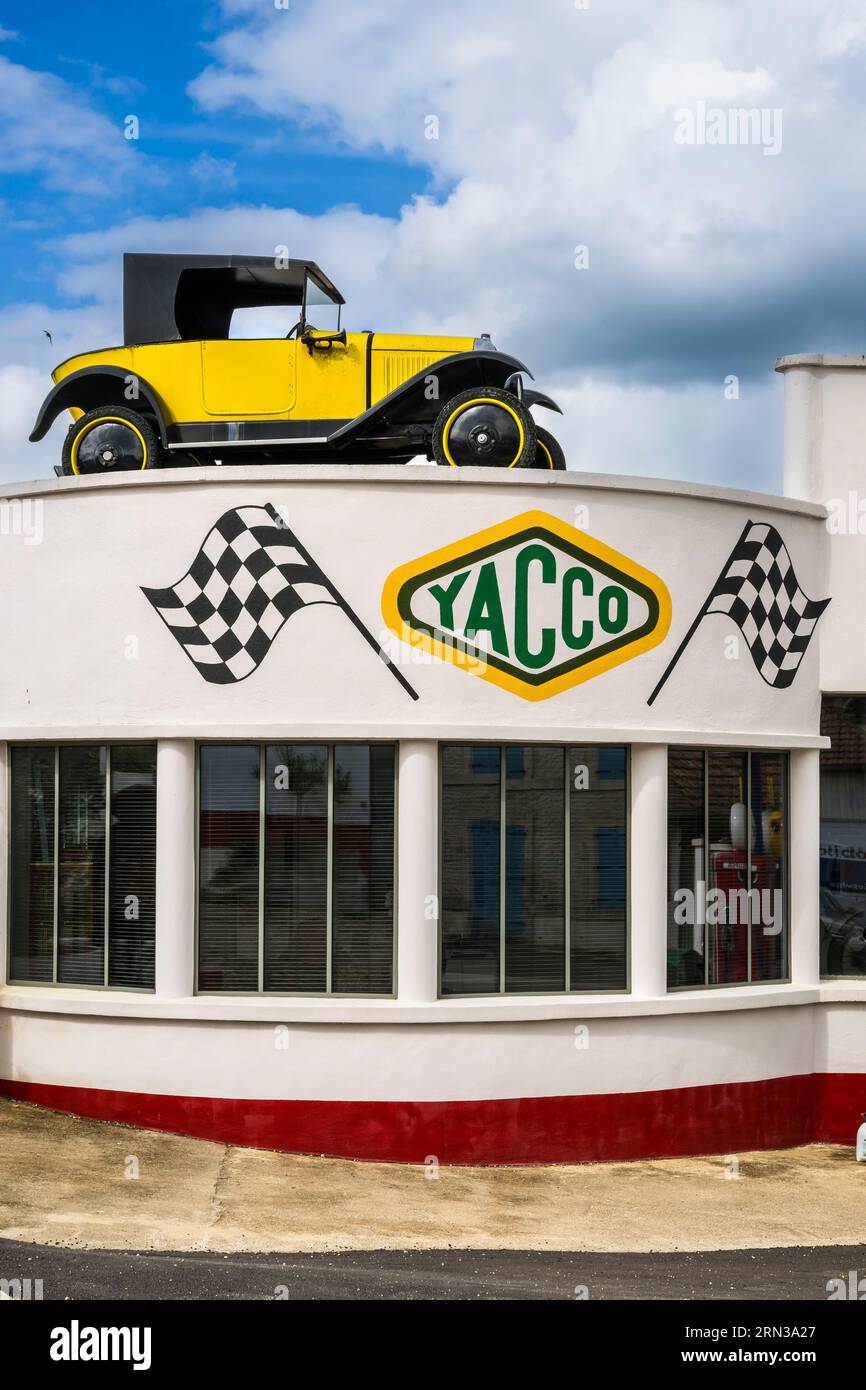 Frankreich, Yonne, Massangis, Karosserie im Vintage-Look von Patrick Capolungo, der Oldtimer aus ganz Frankreich restauriert Stockfoto