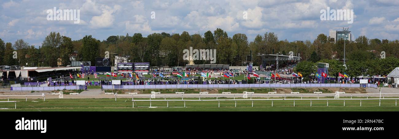 Mailand, Italien. August 2023 31. Pferdesport: Europameisterschaft, Springen, 2. Wettkampf. Blick auf den Kurs im Ippodromo San Siro Milano. Quelle: Friso Gentsch/dpa/Alamy Live News Stockfoto