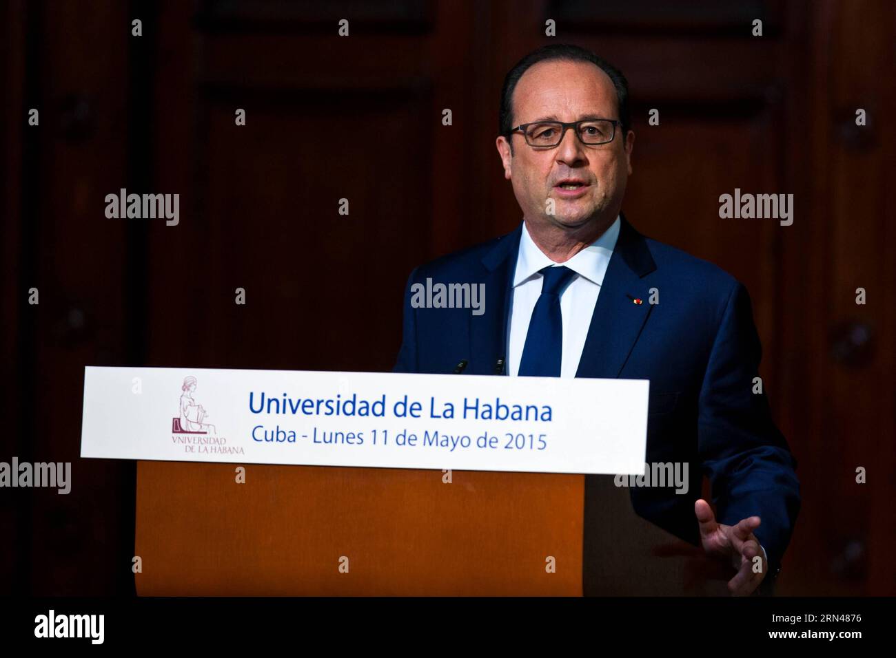 (150511) -- HAVANNA, 11. Mai 2015 -- der französische Präsident Francois Hollande hält eine Rede an der Universität von Havanna, Kuba, 11. Mai 2015. Francois Hollande forderte ein Ende des US-Embargos gegen Kuba. KUBA-HAVANNA-FRANCE-HOLLANDE-SPEECH LiuxBin PUBLICATIONxNOTxINxCHN 150511 Havanna 11. Mai 2015 französischer Präsident Francois Hollande hält eine Rede AN der Universität von Havanna Kuba 11. Mai 2015 Francois Hollande fordert ein Ende des US-Embargos GEGEN Kuba Havanna France Hollande Speech LiuxBin PUBLICATINxCHN Stockfoto