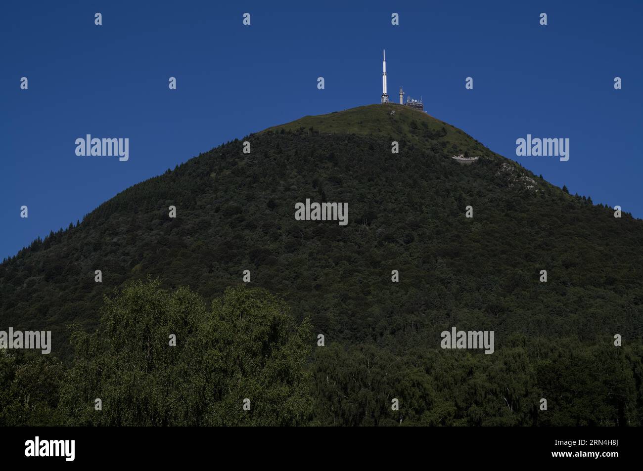 Puy de Dome, Radiosender und Observatorium, Chaine des Puys, Département Puy-de-Dome, Region Auvergne-Rhone-Alpes, Frankreich Stockfoto