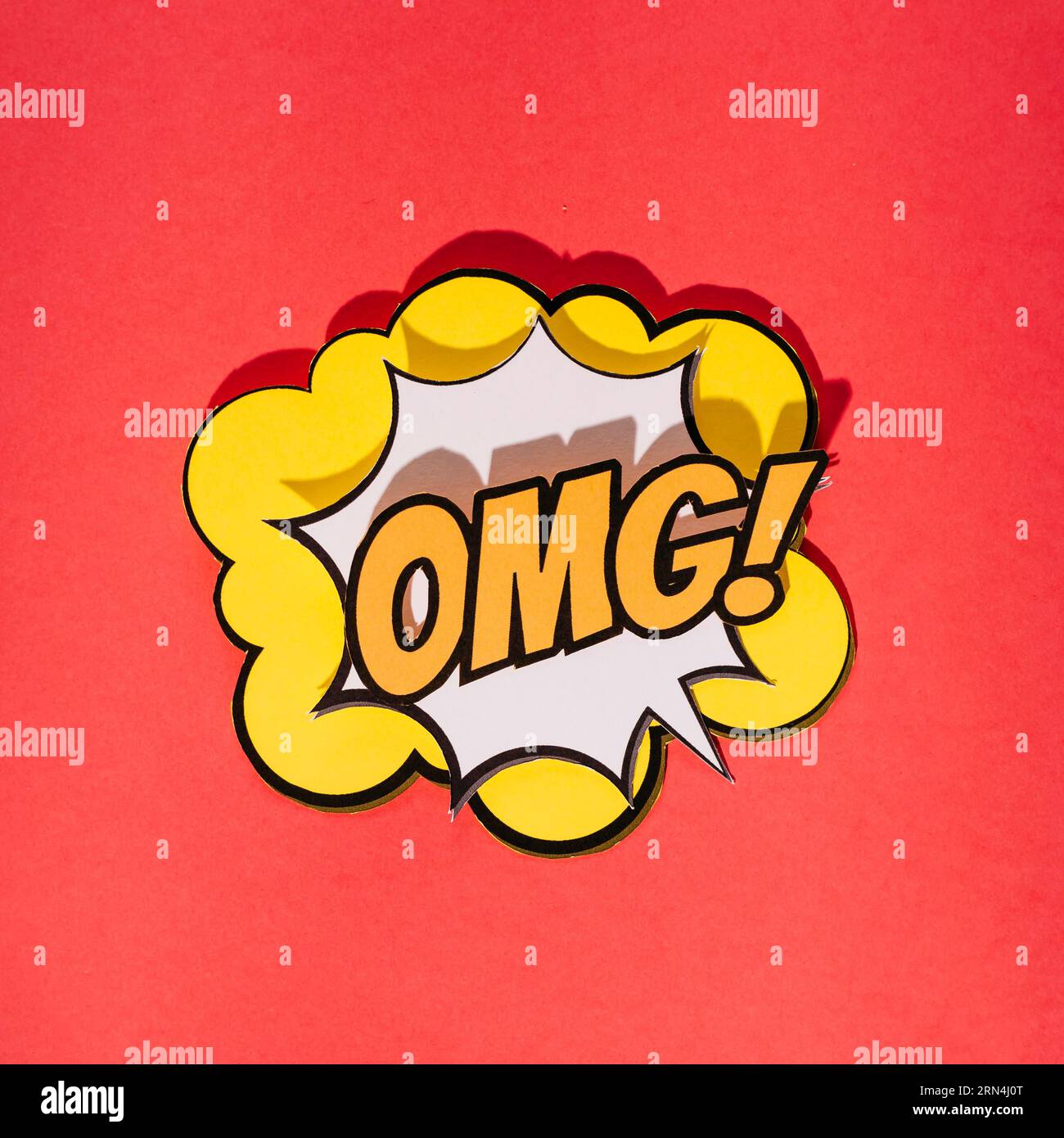 Comic Soundeffekte omg Text Pop Art Stil roten Hintergrund Stockfoto