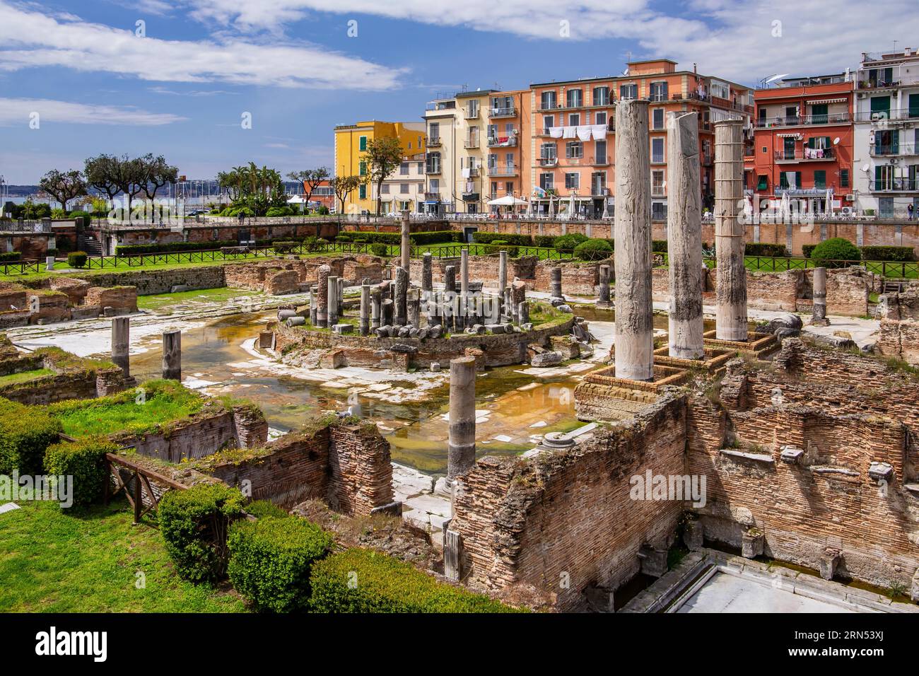 Römische Ruinen des Macellum, Pozzuoli, Golf von Neapel, Kampanien, Süditalien, Italien Stockfoto