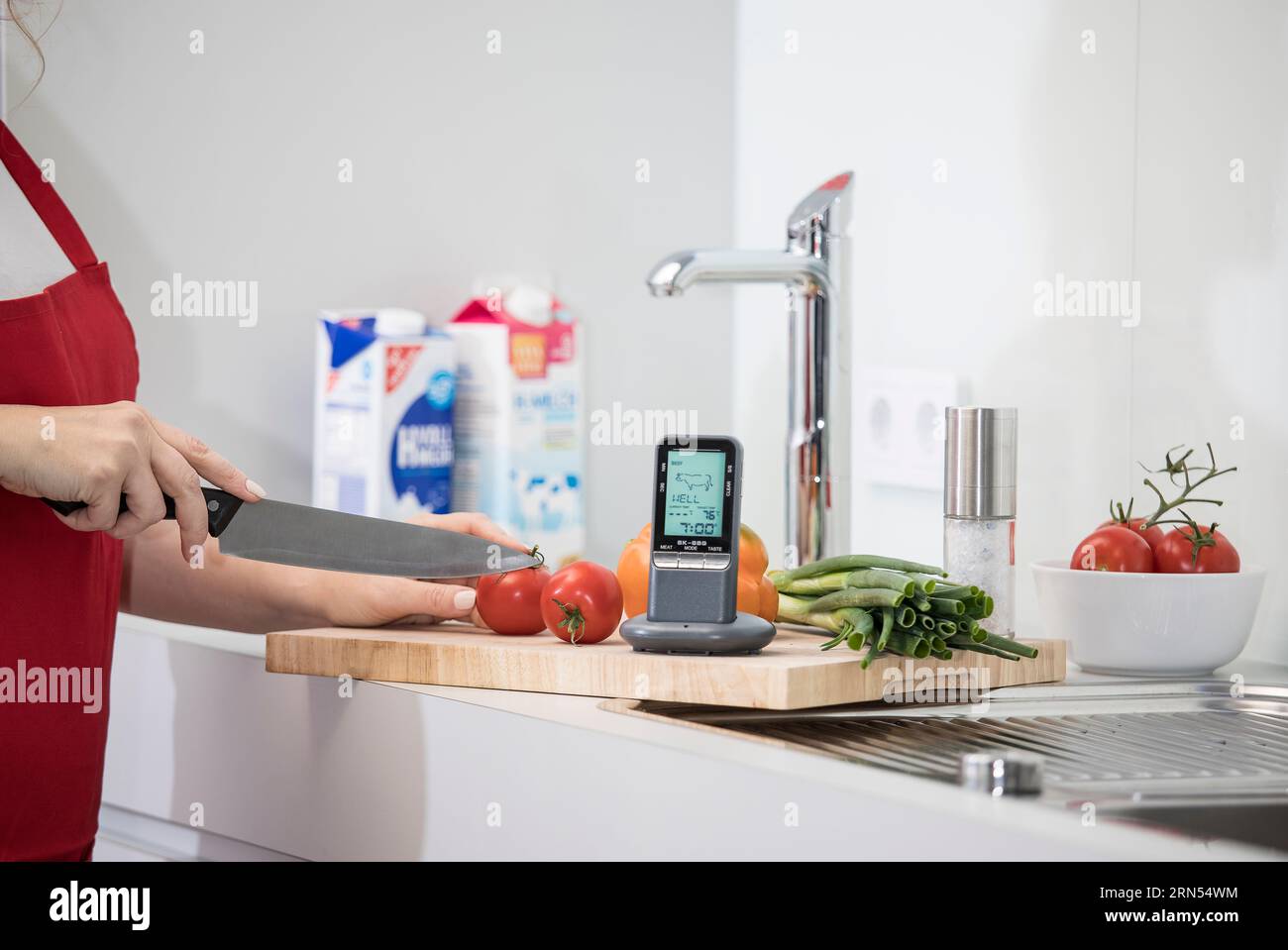 Repeater im/im Freien für digitales Grillthermometer, Grill, Grill in Küche/Kochumgebung Stockfoto