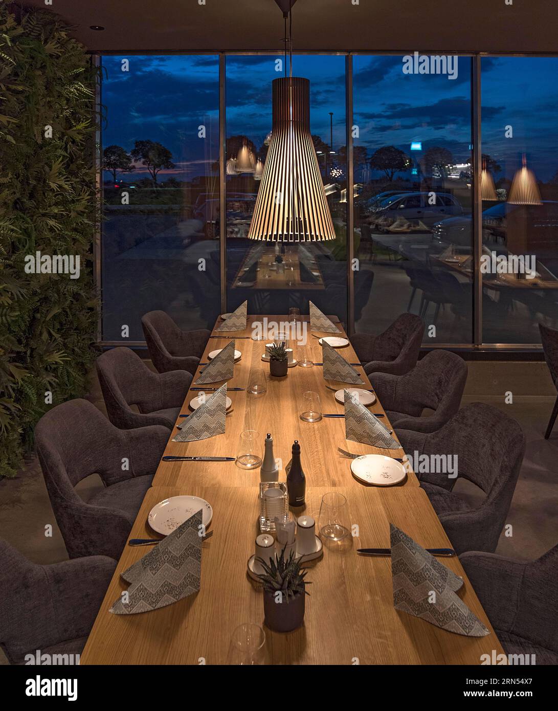 Inneneinrichtung des Restaurants Glass House, Ettenheim, Baden-Württemberg, Deutschland Stockfoto