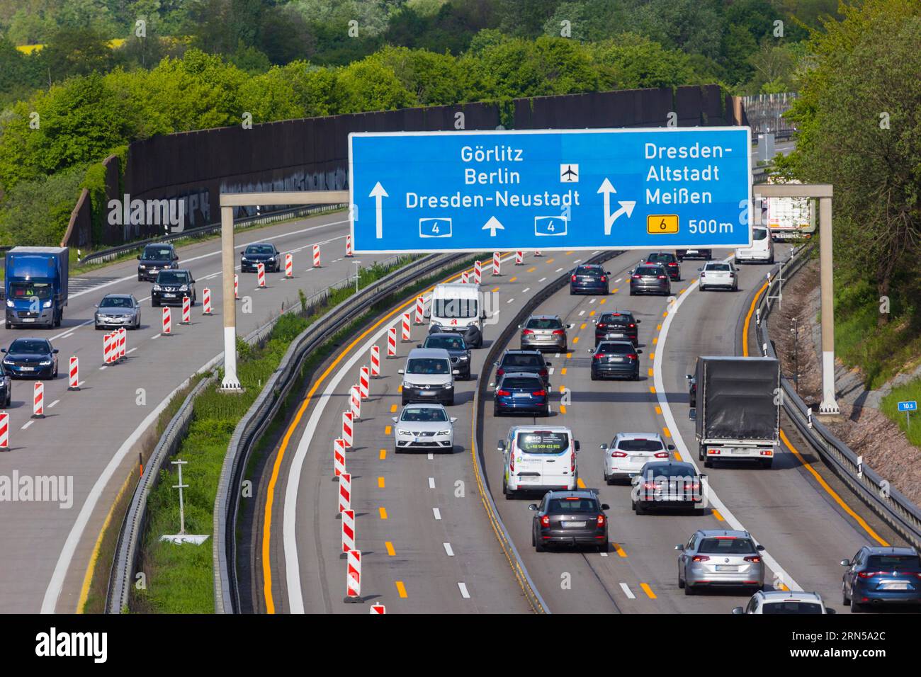 Langsamer Verkehr auf der A4 Stockfoto