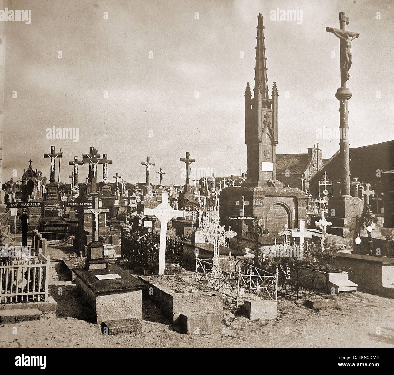 Ein typischer französischer Friedhof - Frankreich 1939. - UN cimetière typiquement francais - Frankreich 1939 Stockfoto