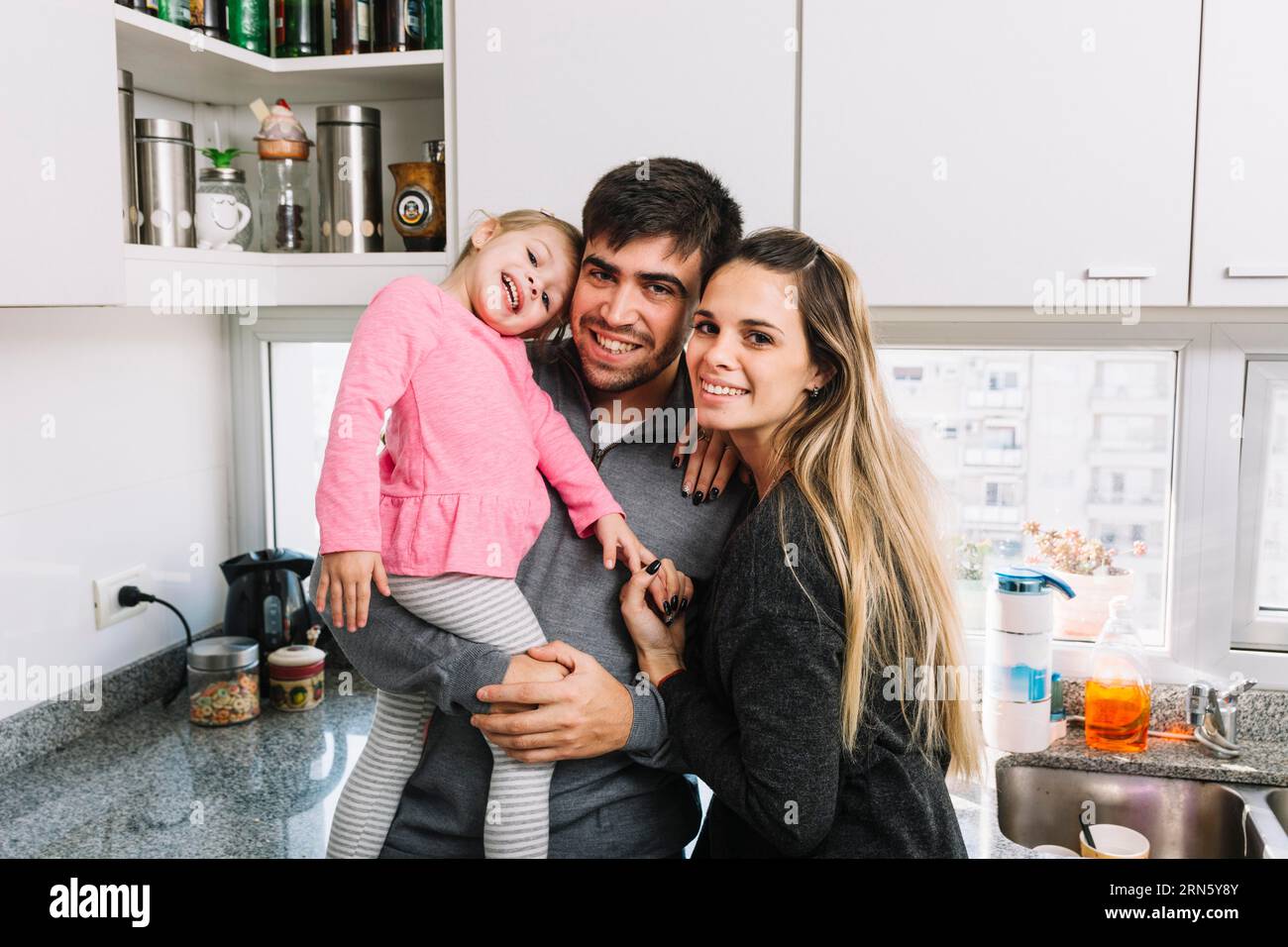 Porträt schöne Familienküche Stockfoto