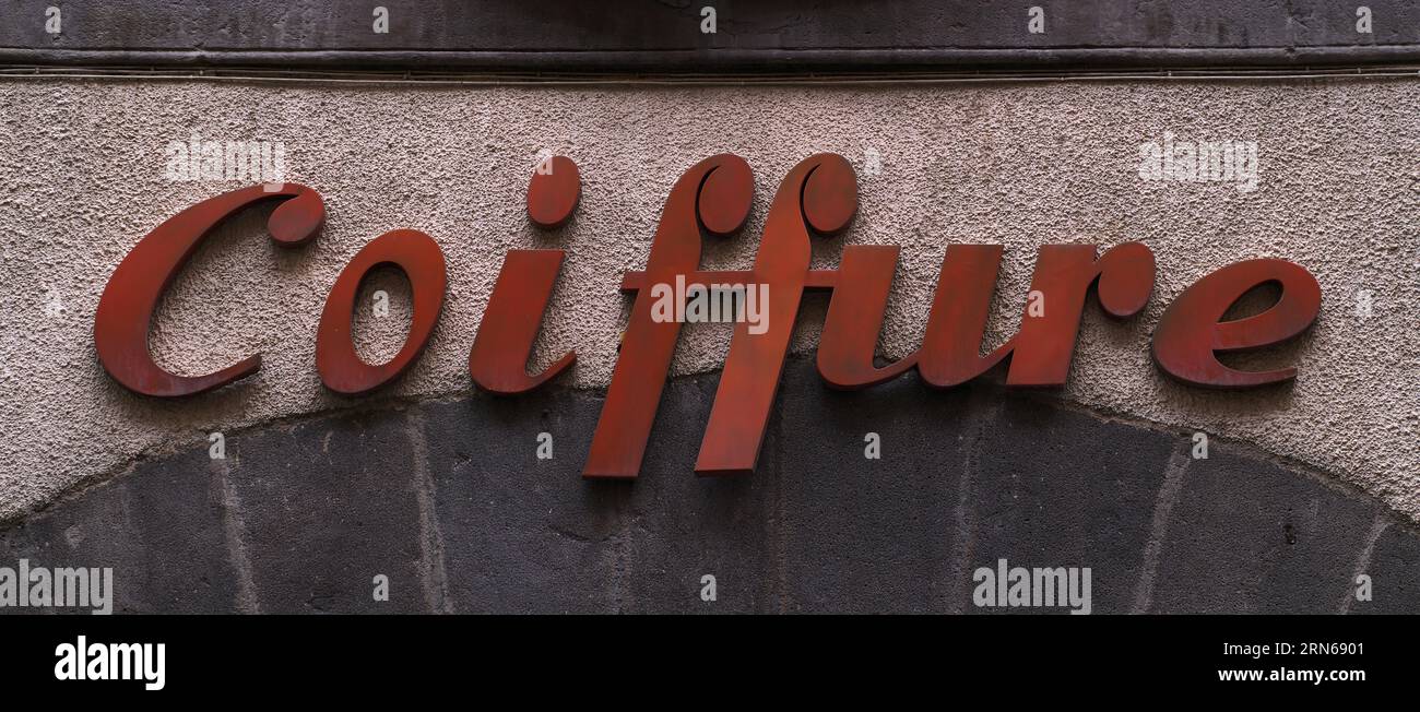 Schreiben Coiffure, Friseur, Clermont-Ferrand, Departement Puy-de-Dome, Region Auvergne-Rhone-Alpes, Frankreich Stockfoto