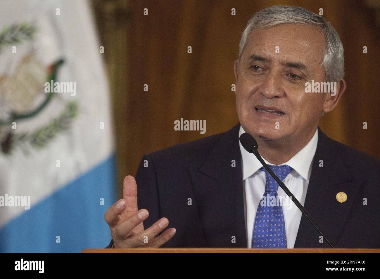 (150831) -- GUATEMALA CITY, 31. August 2015 -- der Präsident Guatemalas, Otto Perez Molina, spricht während einer Pressekonferenz in Guatemala City, der Hauptstadt Guatemalas, am 31. August 2015. Der lokalen Presse zufolge kündigte der Präsident Guatemalas, Otto Perez Molina, an, dass er den Vorsitz nicht zurücktreten werde. nachdem das guatemaltekische Staatsministerium und die Internationale Kommission gegen Straflosigkeit in Guatemala (CICIG) ein Vorverfahren wegen seiner angeblichen Beteiligung am Zollbetrug La Linea beantragt hatten. Luis Echeverria) (rtg) GUATEMALA-GUATEMALA CITY-POLITICS-OTTO PEREZ e LuisxEcheverria Stockfoto