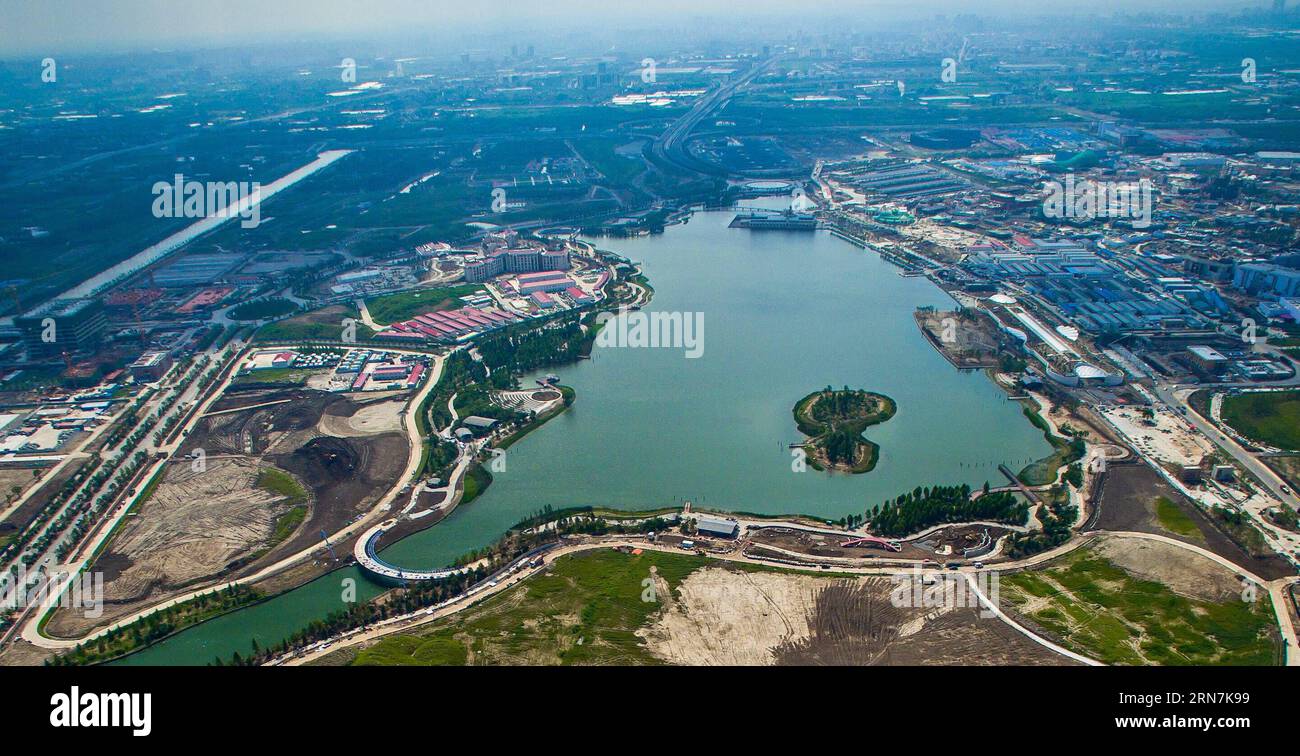 SHANGHAI - -- Foto vom 6. September 2015 zeigt eine Luftaufnahme des Shanghai Disneyland Park in der ostchinesischen Stadt Shanghai. ) (Yxb) ZhuxYushuai PUBLICATIONxNOTxINxCHN Shanghai Foto aufgenommen AM 6. September 2015 zeigt die Luftaufnahme des Shanghai Disneyland Park in Ostchina S Shanghai Gemeinde yxb PUBLICATIONxNOTxINxCHN Stockfoto