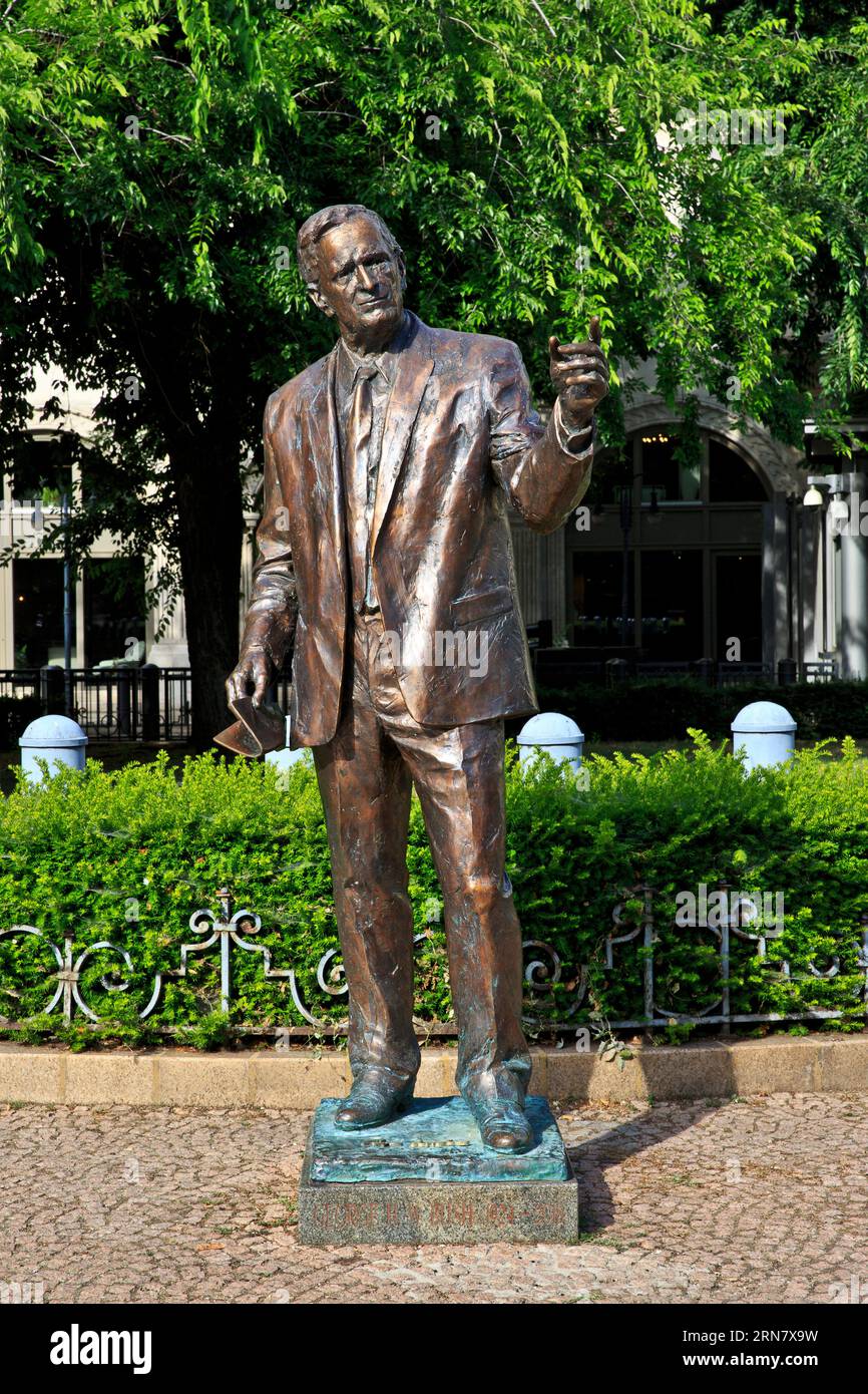 Statue des 41. Präsidenten der Vereinigten Staaten George Herbert Walker Bush (1924–2018) in Budapest, Ungarn Stockfoto