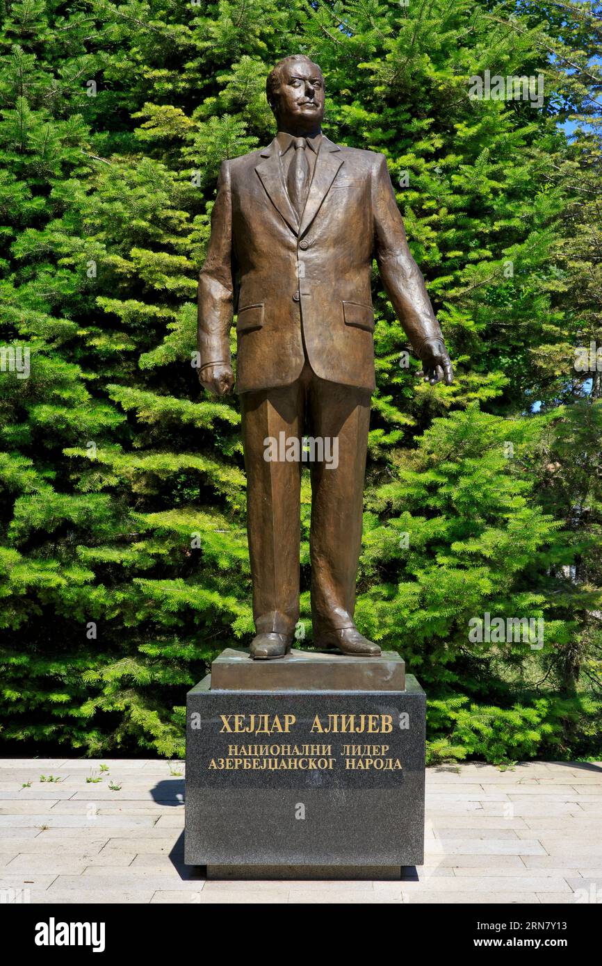 Denkmal für den dritten Präsidenten Aserbaidschans Heydar Aliyev (1923–2003) im Tasmajdan-Park in Belgrad, Serbien Stockfoto