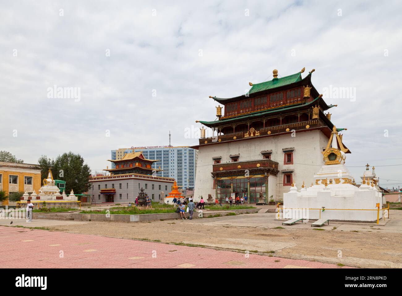 Ulan Bator, Mongolei - Juli 31 2018: Kloster Gandantegchinlen (Mongolisch: Гандантэгчинлэн хийд, Gandantegchinlen khiid, Kurzname: Gandan Mongo Stockfoto