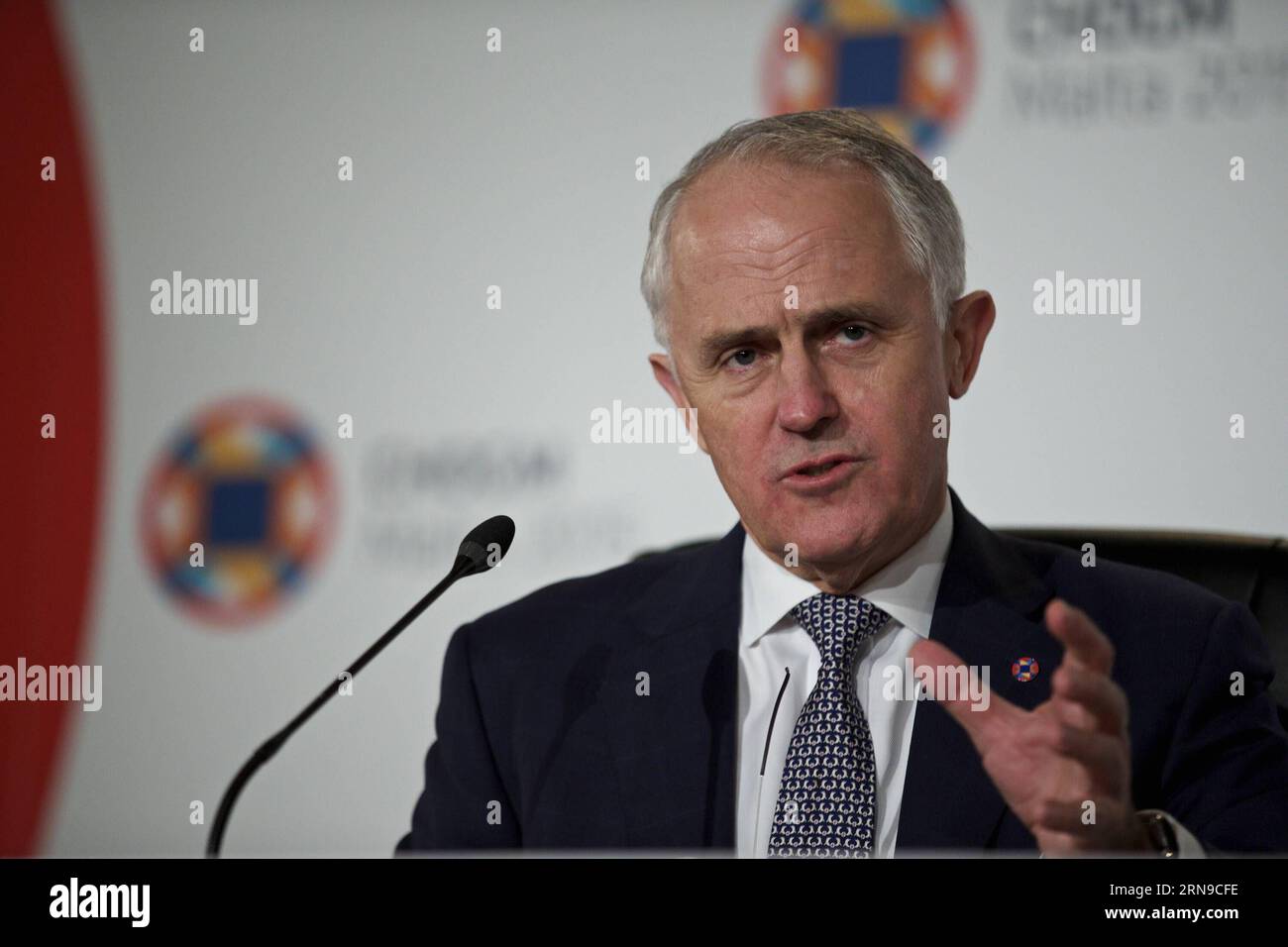 (151128) -- ST. JULIAN S, 28. November 2015 -- der australische Premierminister Malcolm Turnbull hält eine Rede während einer Pressekonferenz des Climate Finance Access Hub auf dem Commonwealth Heads of Government Meeting (CHOGM) in St. Julian s, Malta, am 28. November 2015. Weniger als 48 Stunden vor der Eröffnung des COP21-Klimagipfels in Paris angekündigt, wird die Zugangsplattform für die Commonwealth-Finanzen auf dem Treffen der Staats- und Regierungschefs des Commonwealth (CHOGM) am Samstag hier eingerichtet, um den Ländern zu helfen, erfolgreich Klimaschutzfinanzierungen zu beantragen. Unterdessen geben die Commonwealth-Mitgliedstaaten ein gemeinsames Stateme heraus Stockfoto